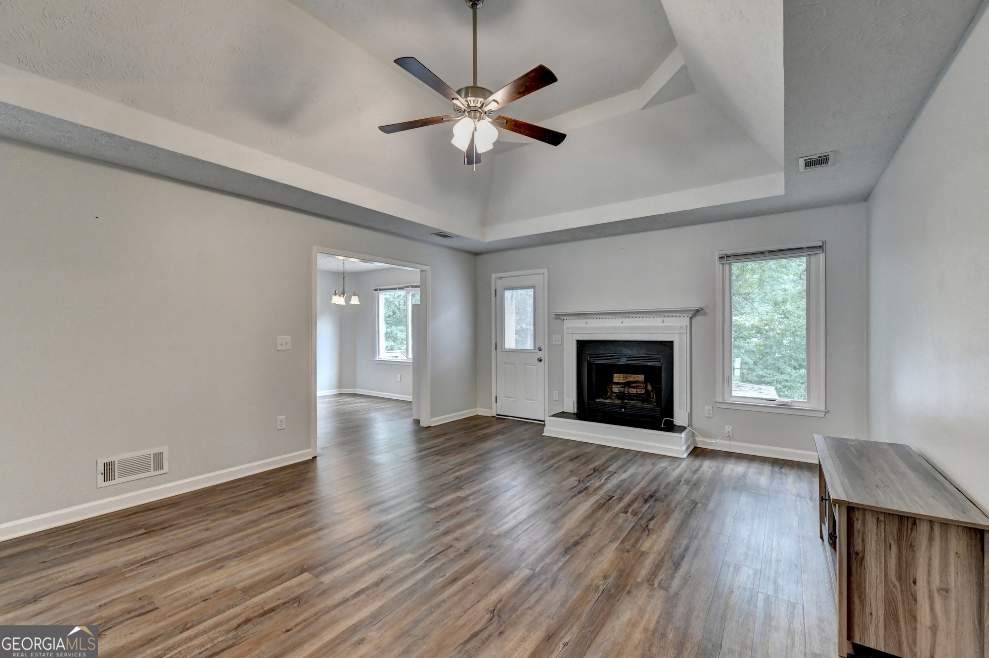 2300 Huntington Drive Property Photo 8