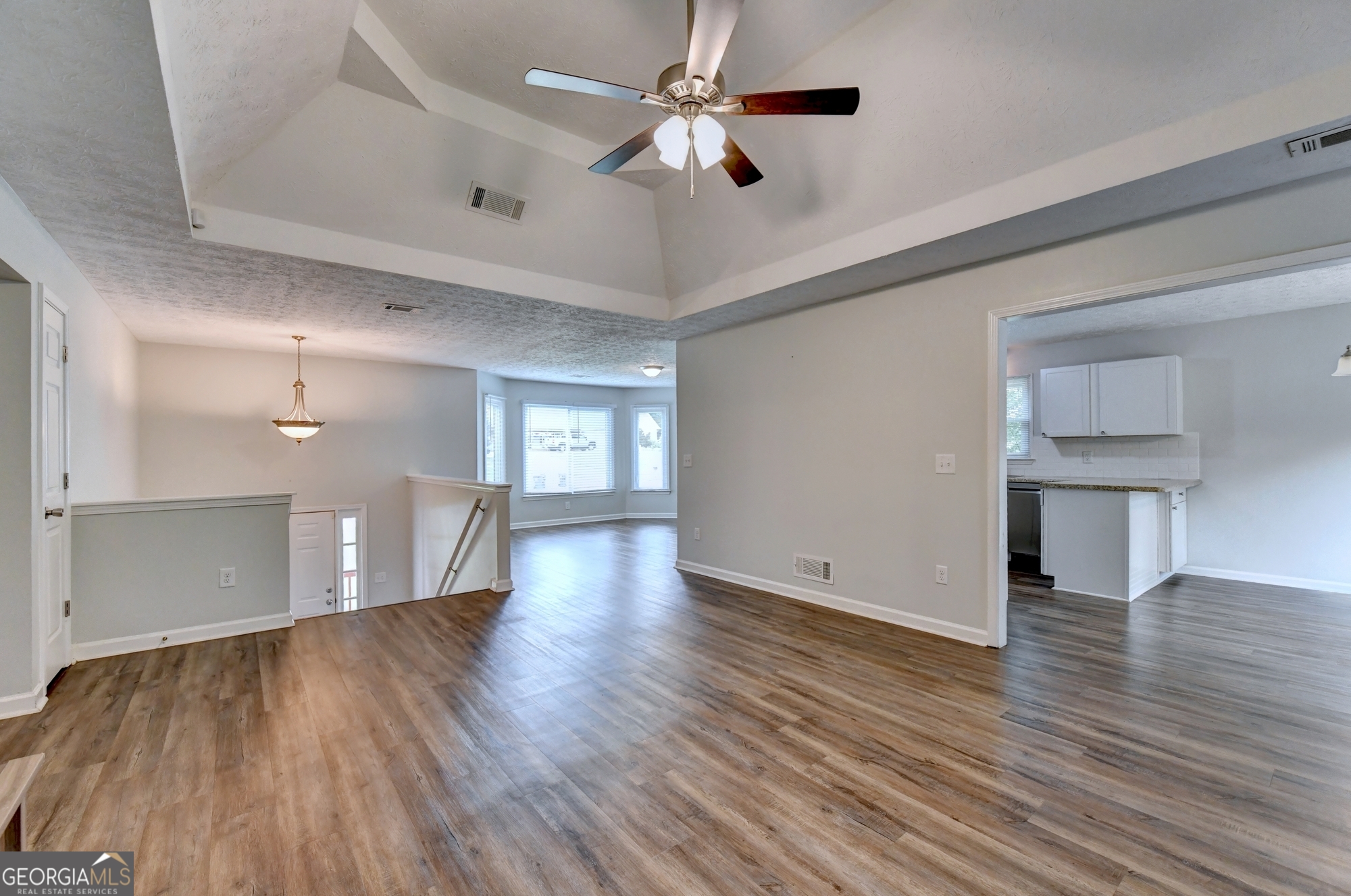 2300 Huntington Drive Property Photo 9
