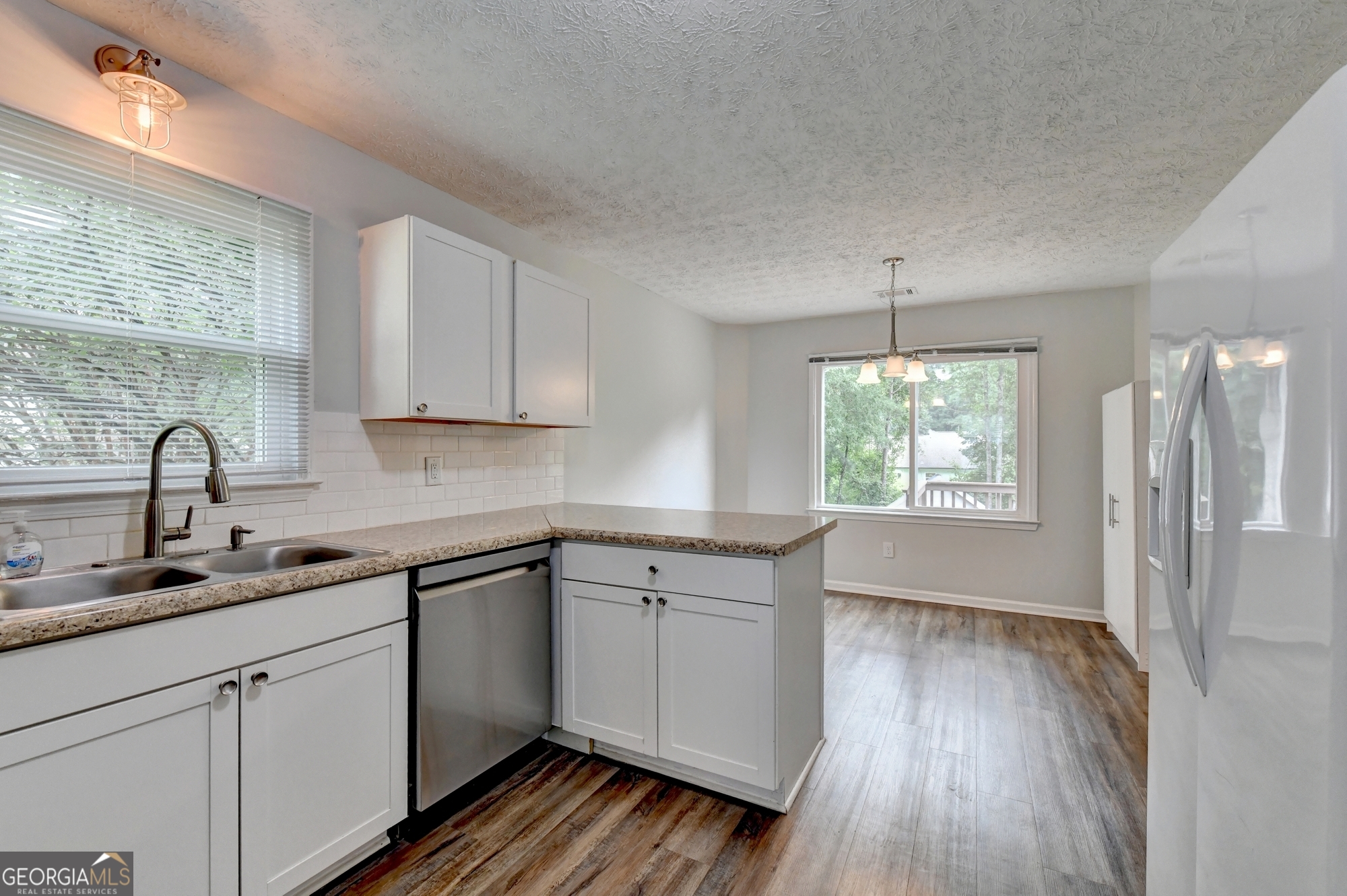 2300 Huntington Drive Property Photo 13