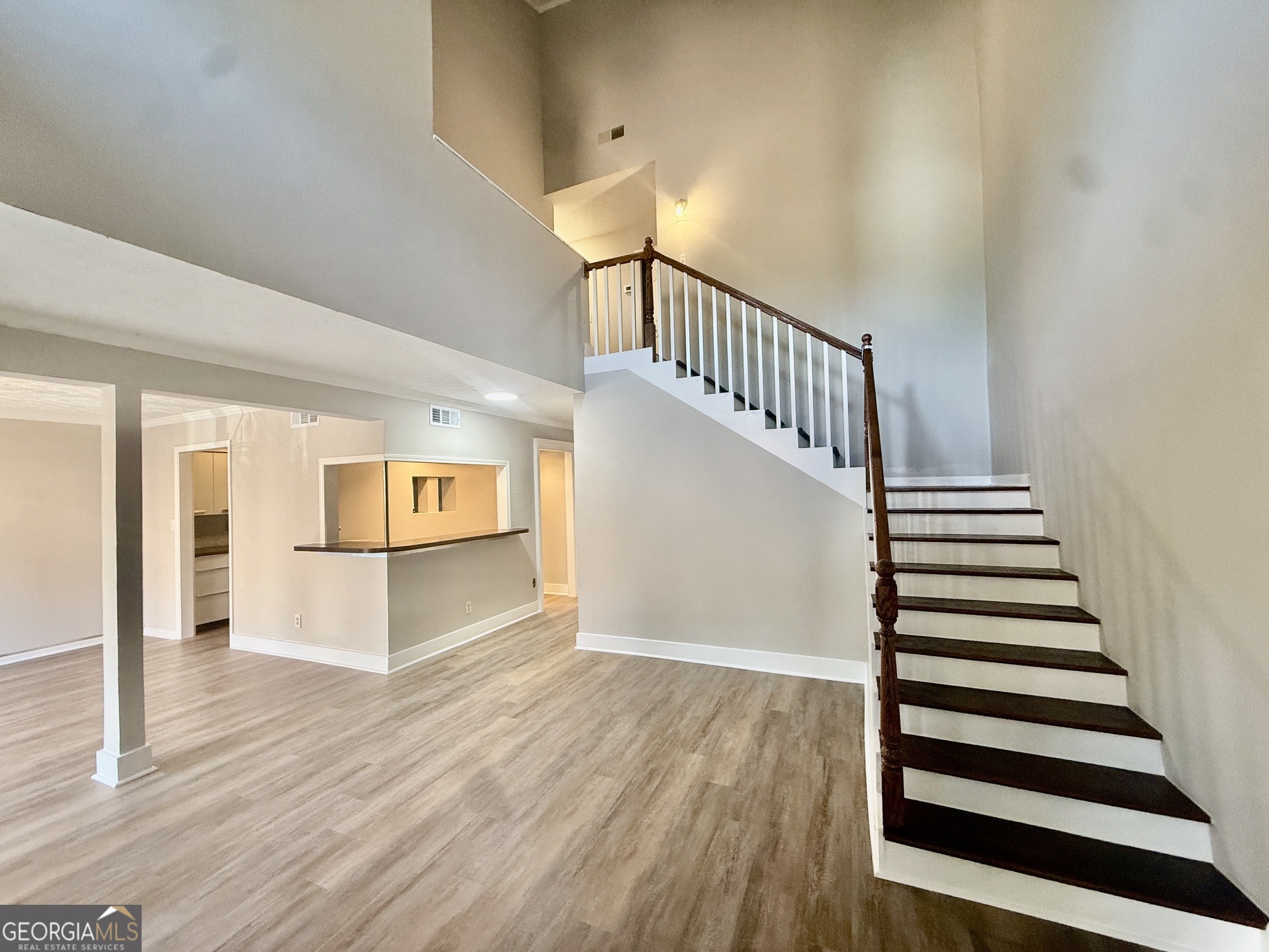 3240 Clairmont North Ne Property Photo 6