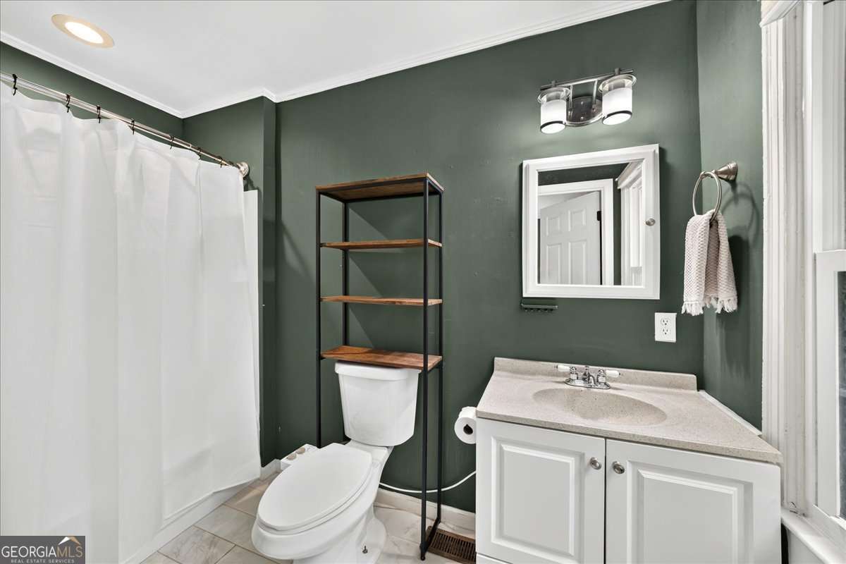 414 Alexander Circle Se Property Photo 17