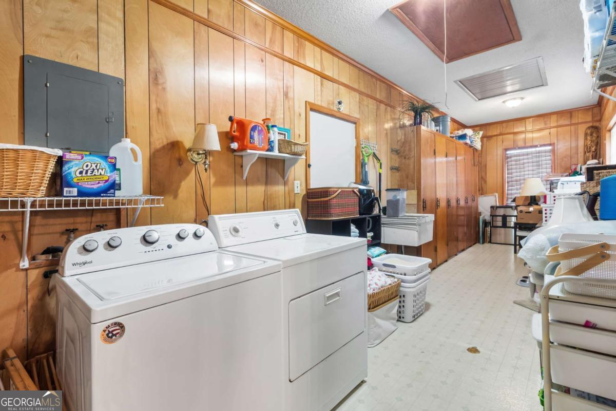 910 6th Avenue Property Photo 52