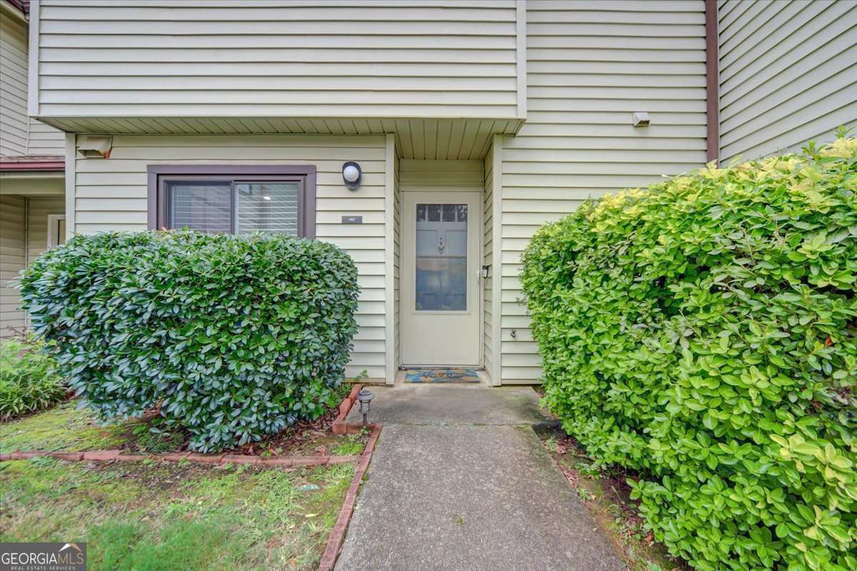 1182 Country Court Property Photo 1
