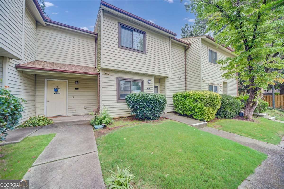 1182 Country Court Property Photo 3