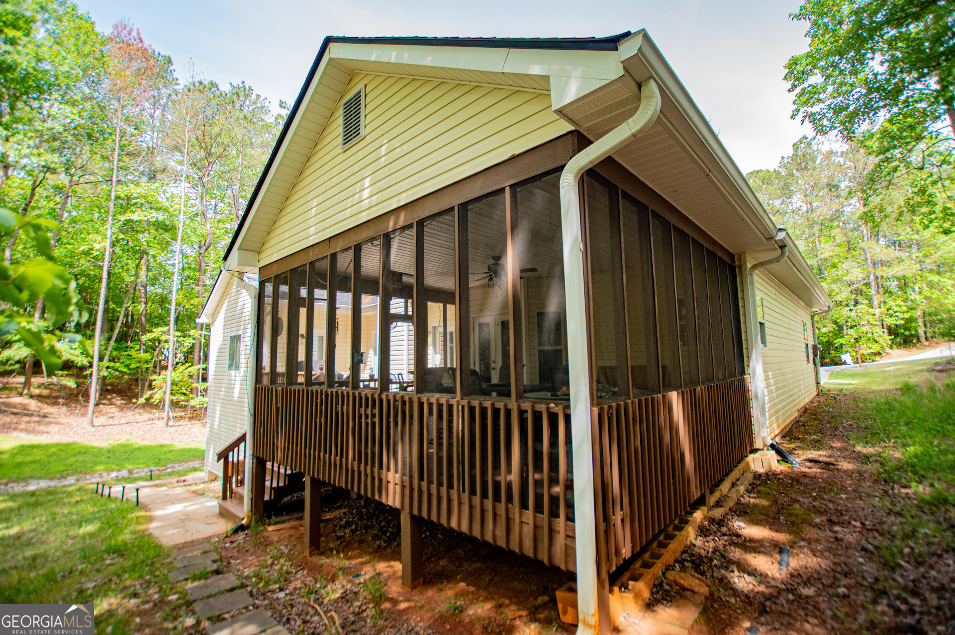 8047 Longleaf Court Property Photo 16
