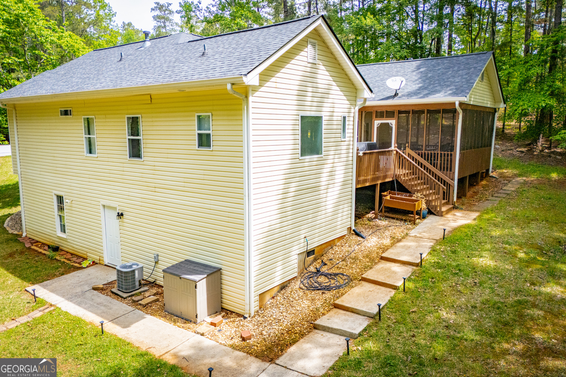 8047 Longleaf Court Property Photo 24