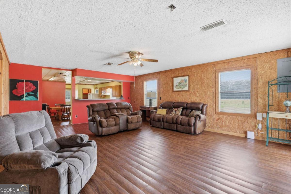 1525 Myron Hart Road Property Photo 6