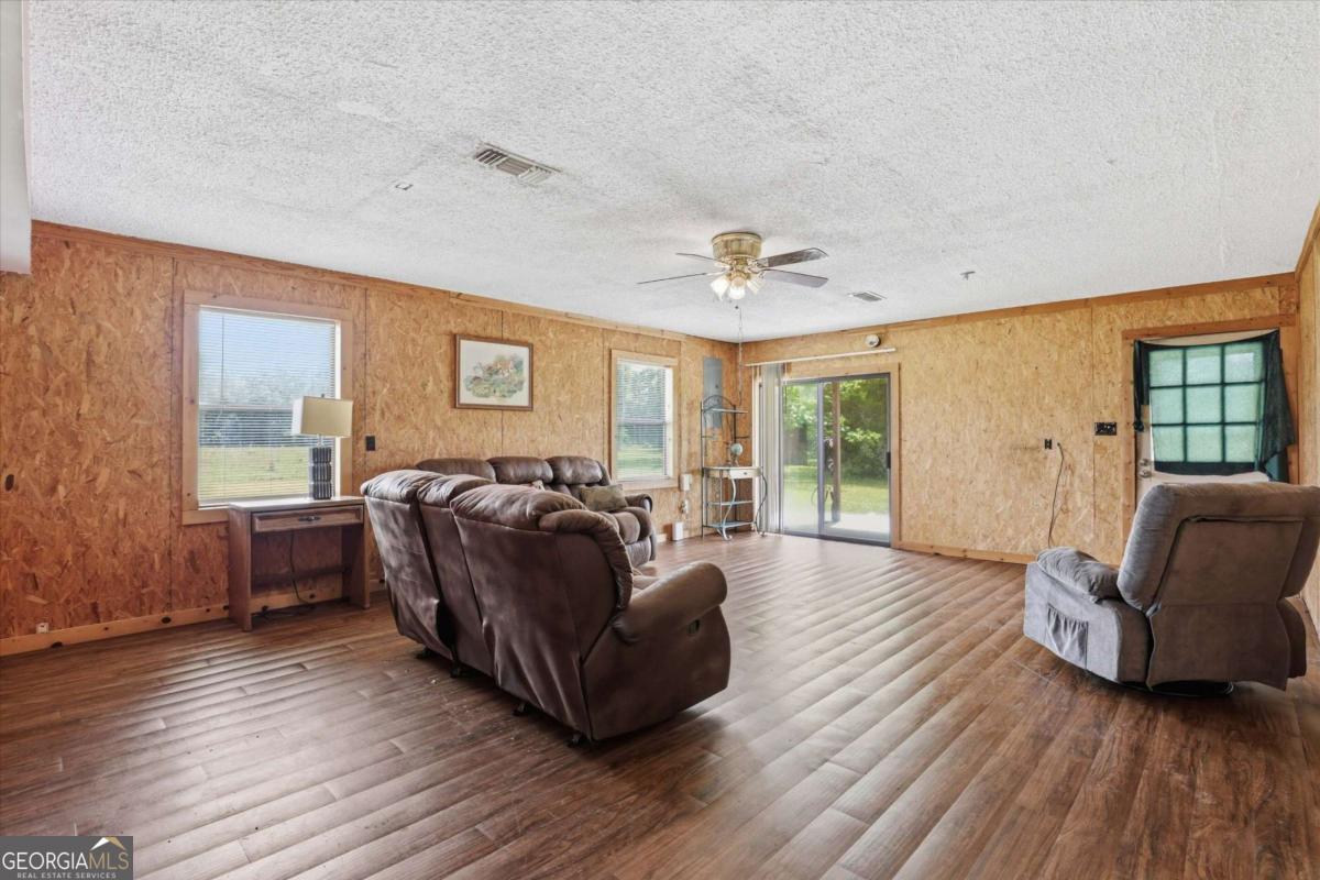 1525 Myron Hart Road Property Photo 8