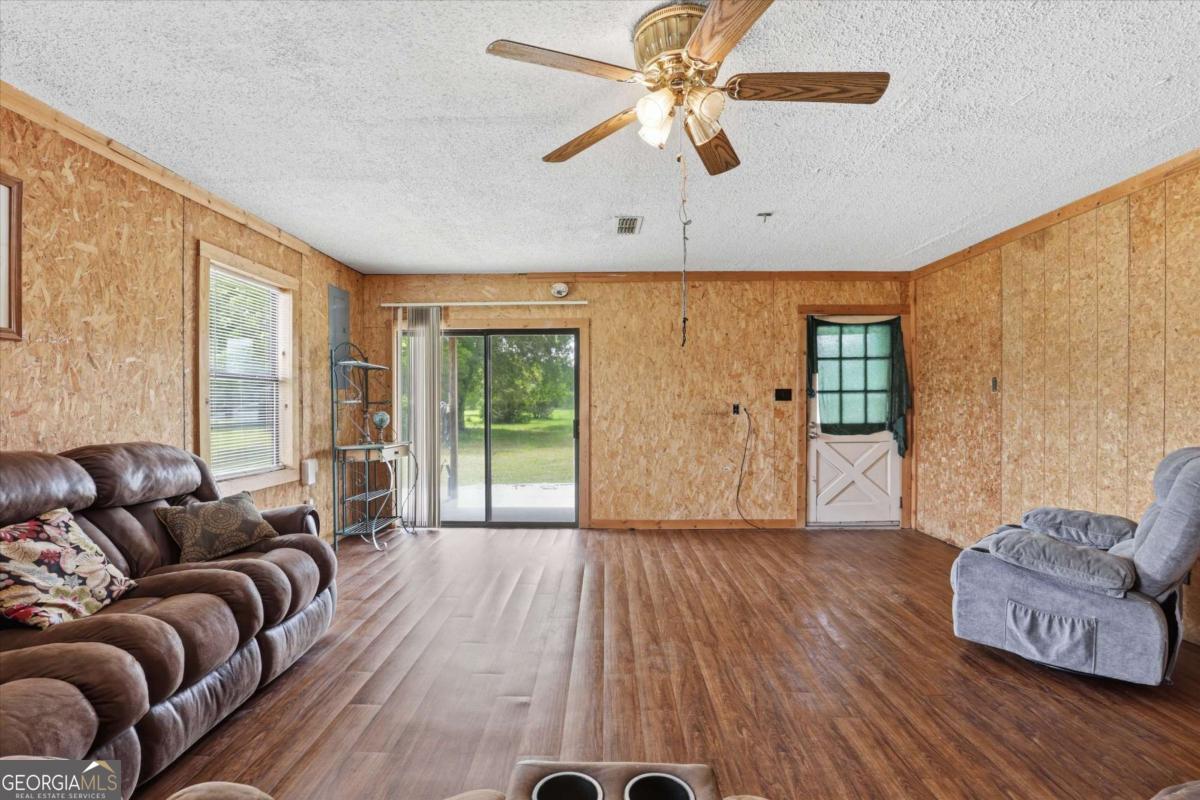 1525 Myron Hart Road Property Photo 10