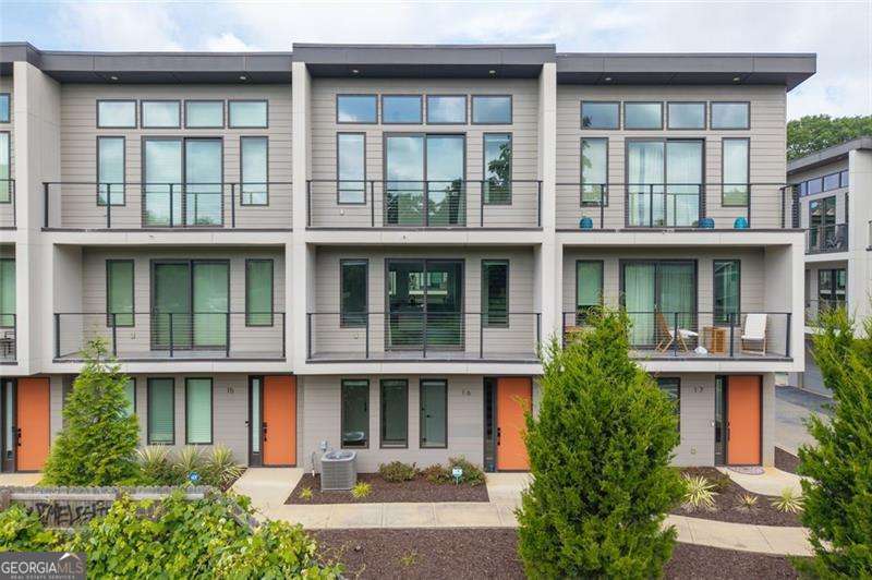 1300 Memorial Drive SE # 16