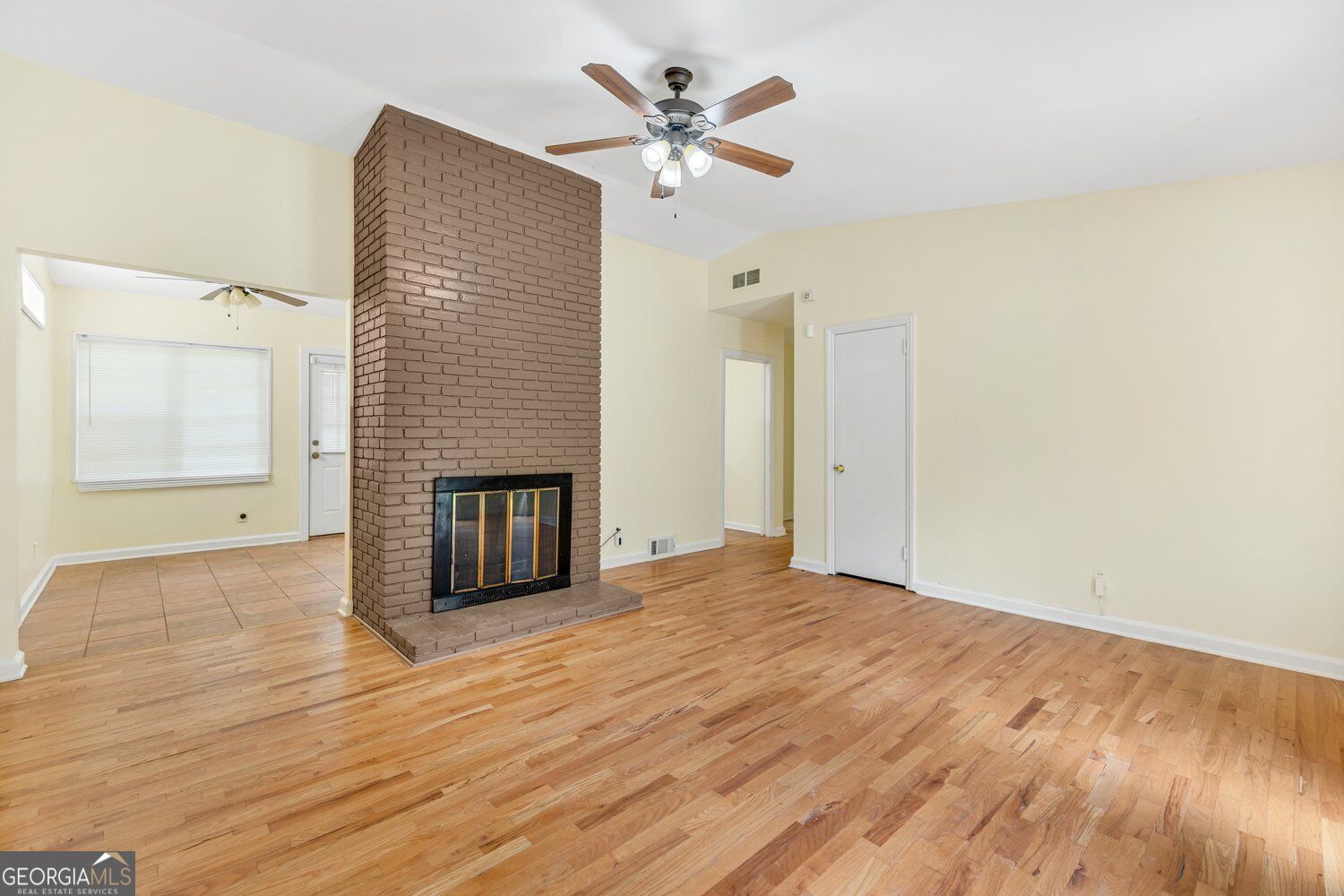 2720 Hollywood Drive Property Photo 2