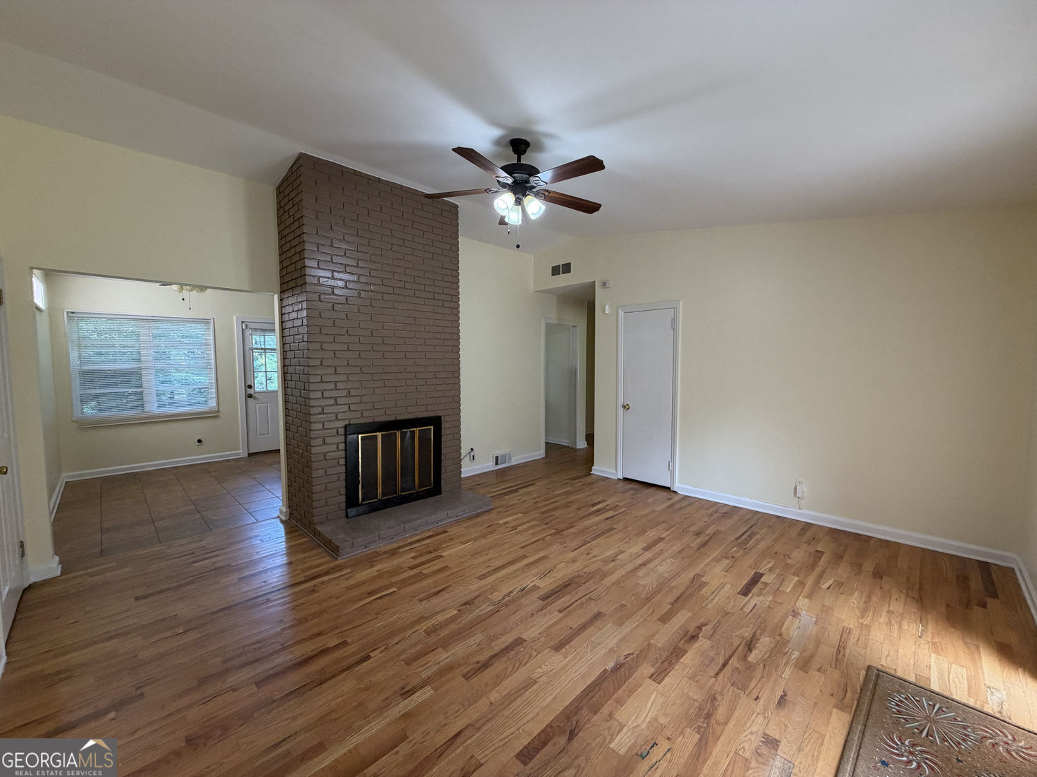 2720 Hollywood Drive Property Photo 3