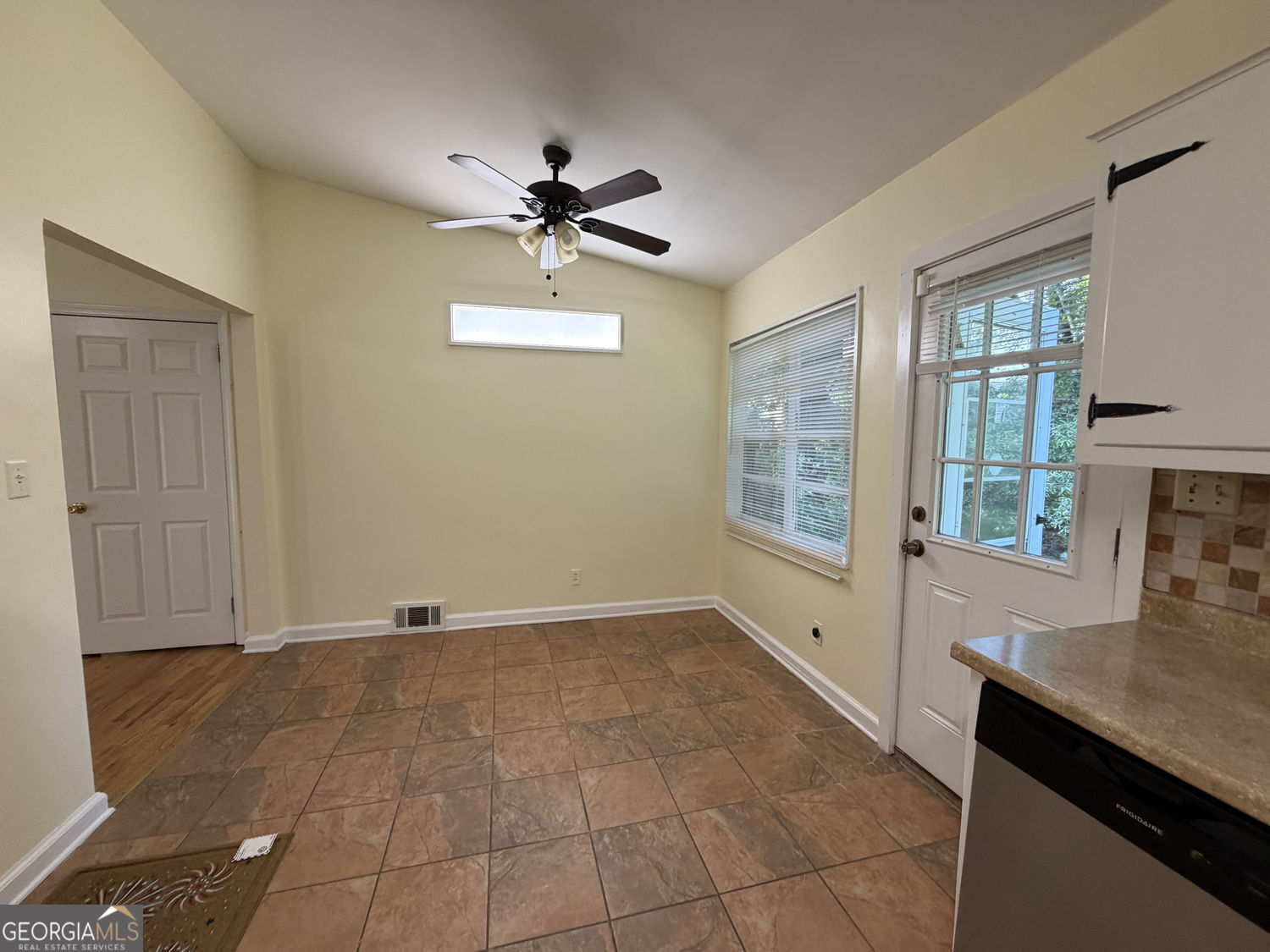 2720 Hollywood Drive Property Photo 7