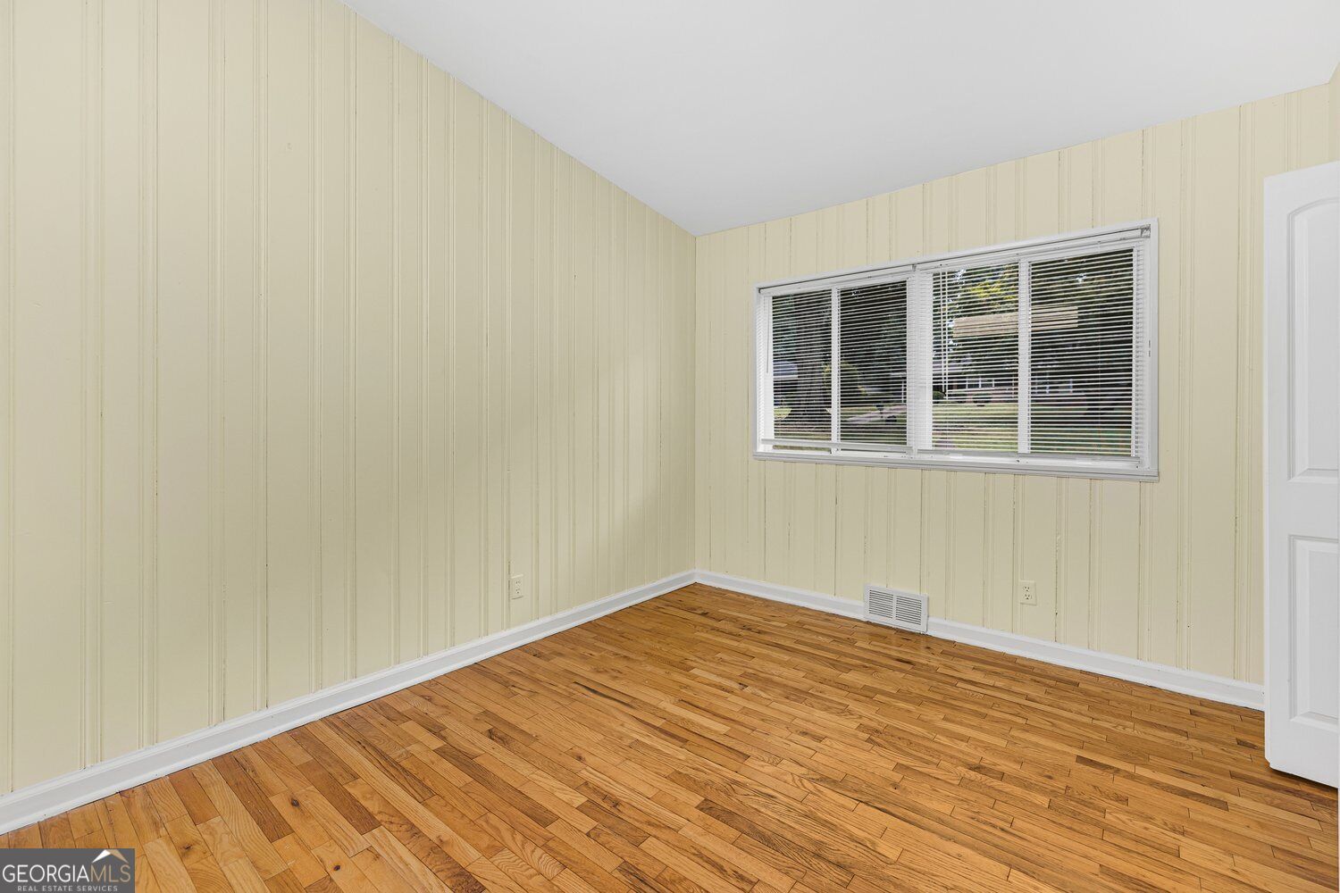 2720 Hollywood Drive Property Photo 7