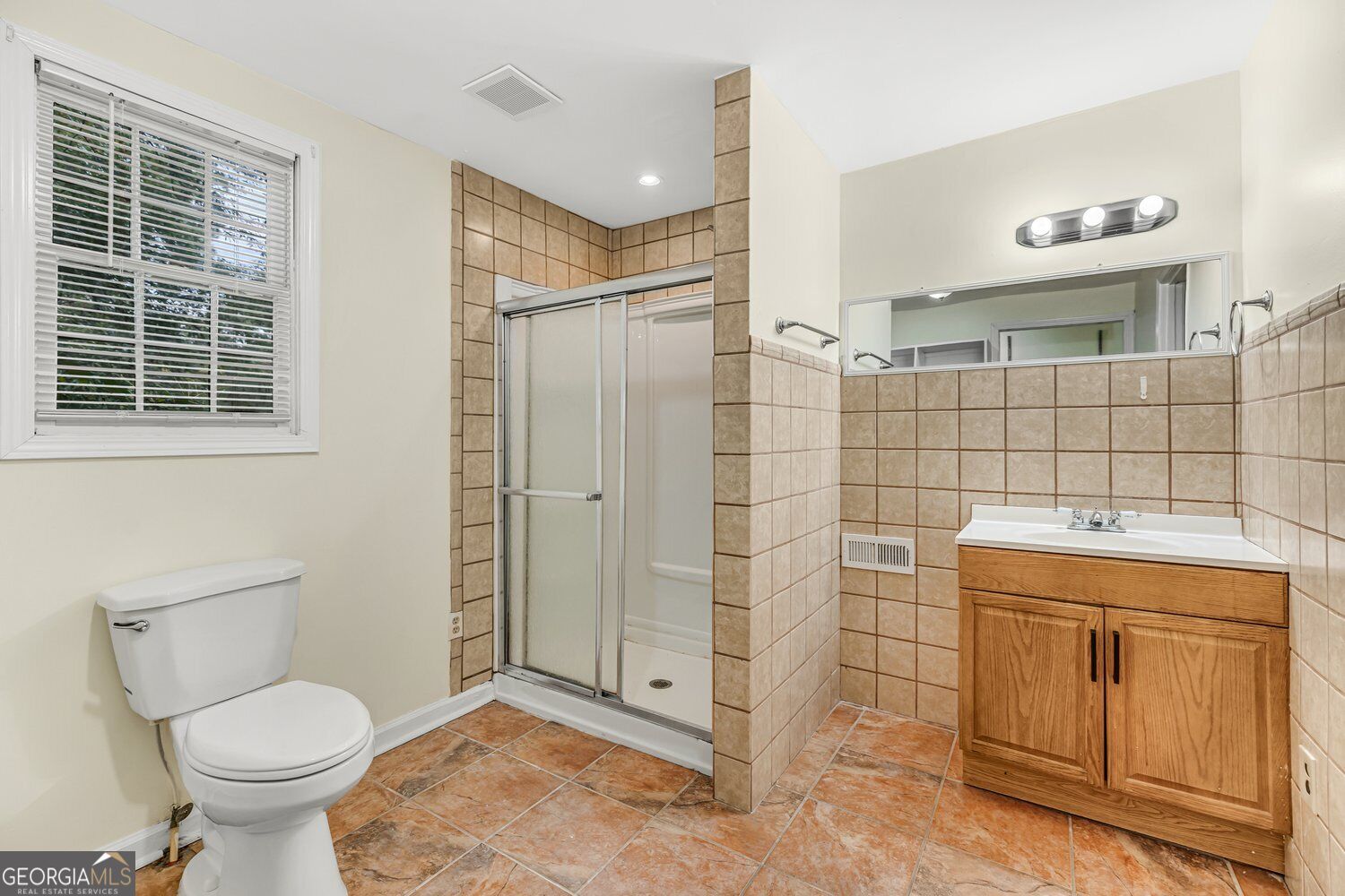 2720 Hollywood Drive Property Photo 12