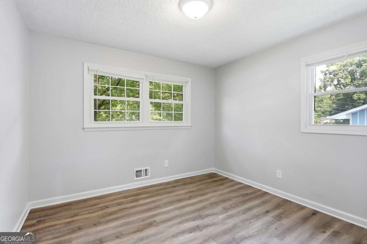 3422 Eisenhower Circle Se Property Photo 20