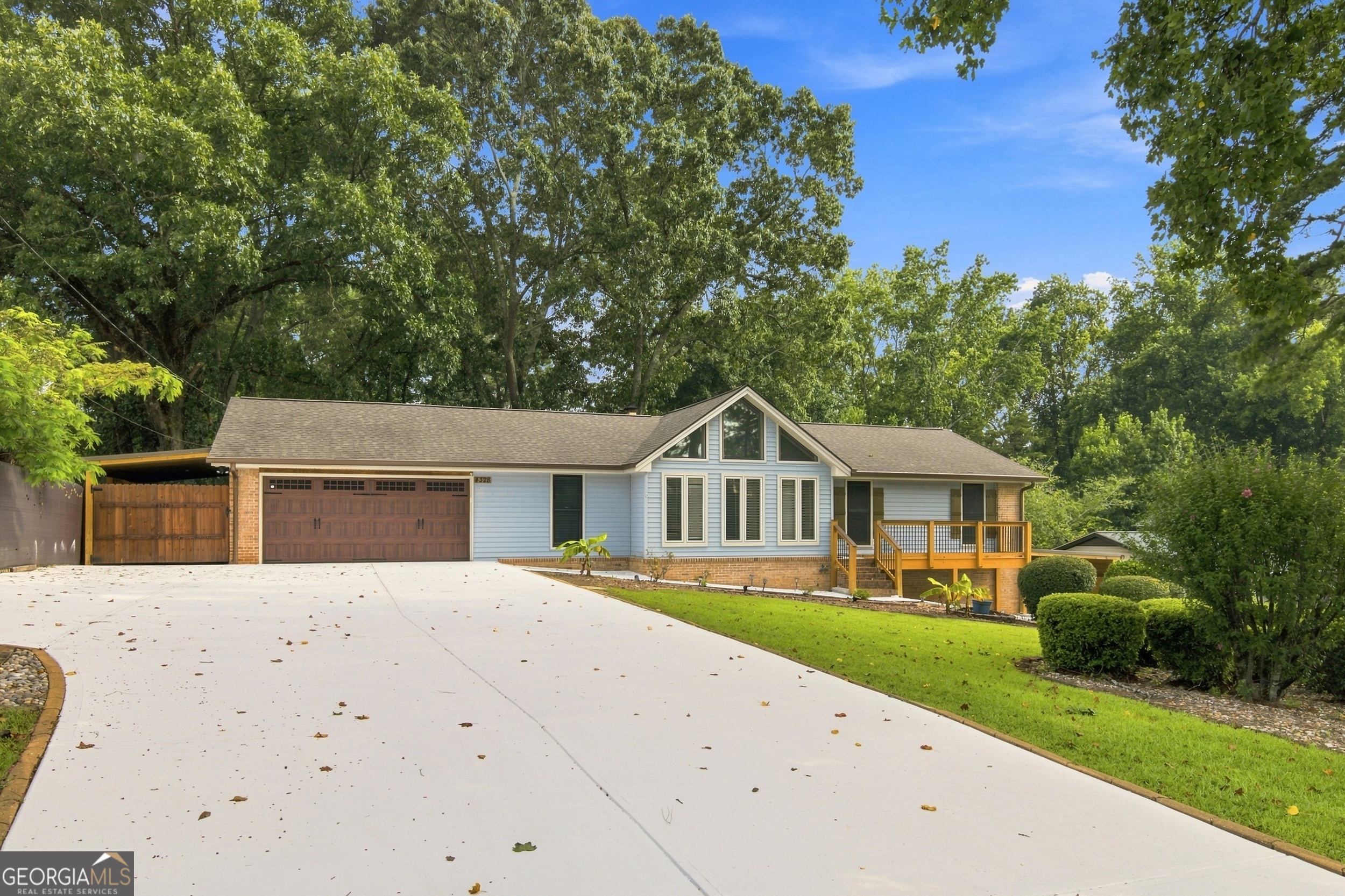 4328 Shady Drive Property Photo 2