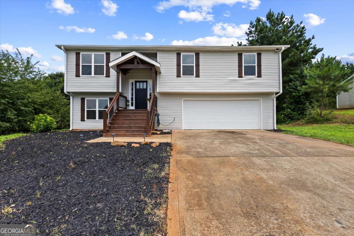 305 Hunters Trace