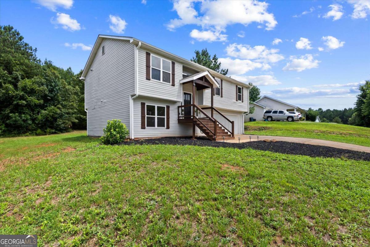 305 Hunters Trace Property Photo 4