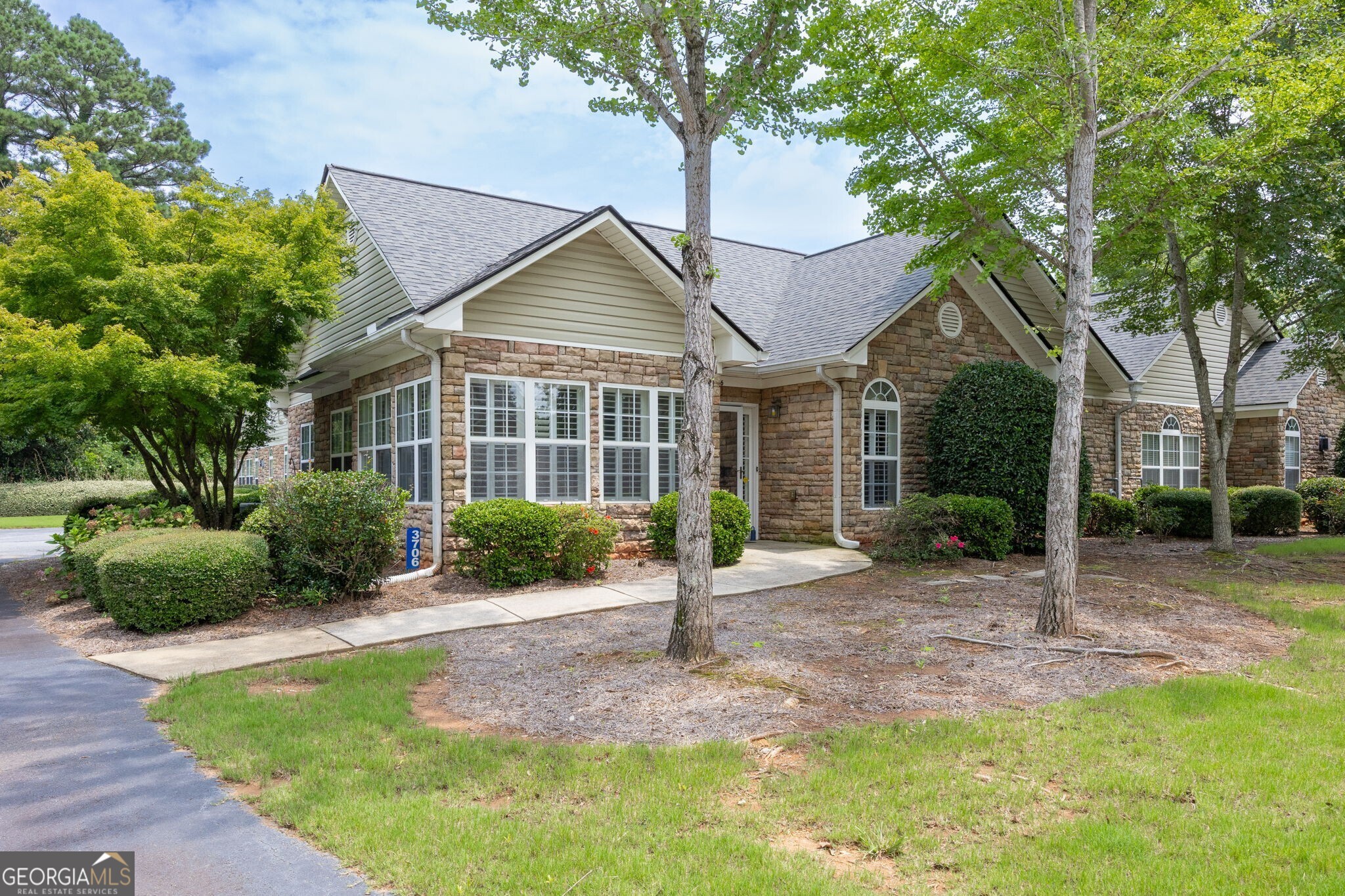 3706 Villa Springs Circle Property Photo 2