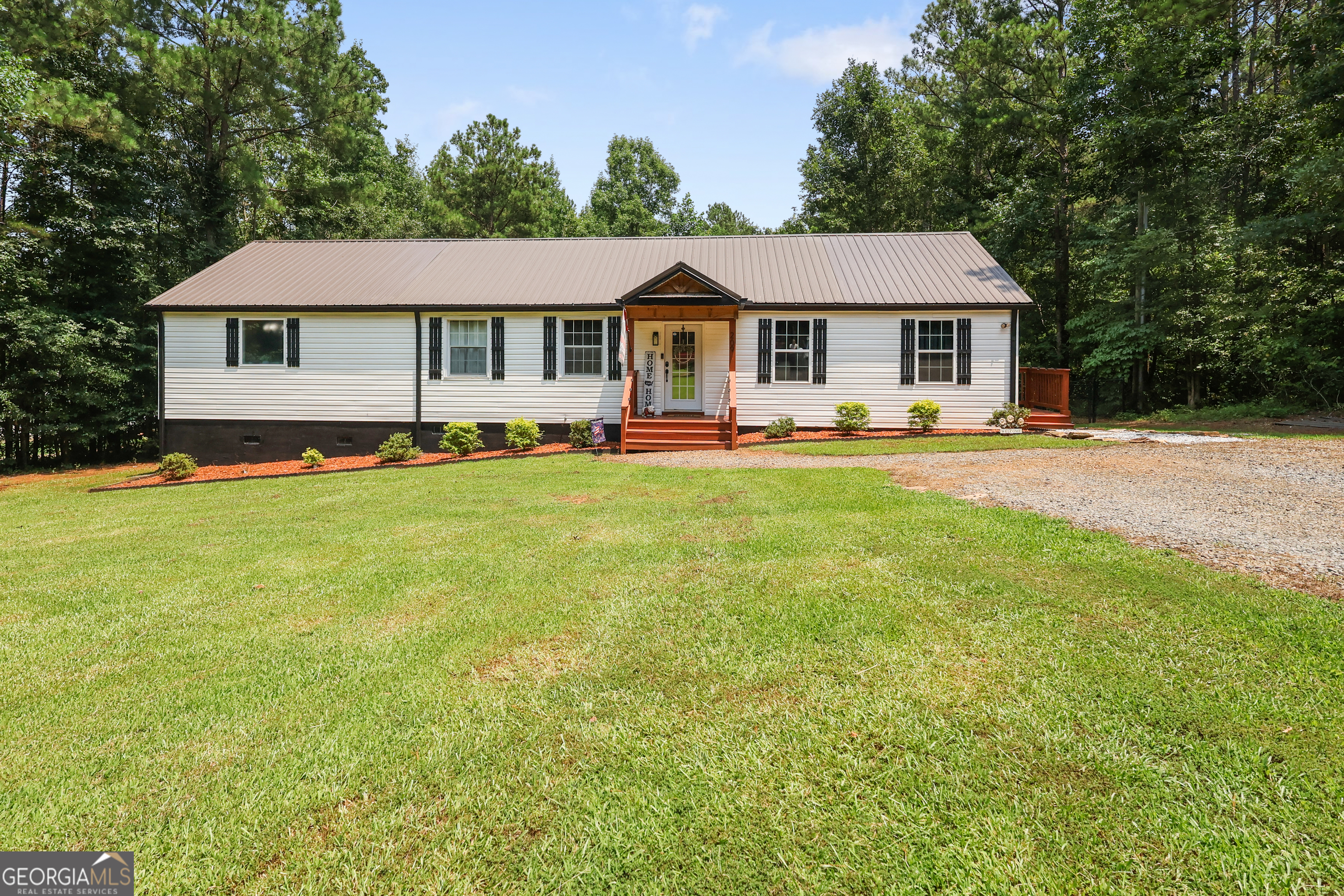 209 Ennis Road Property Photo 4