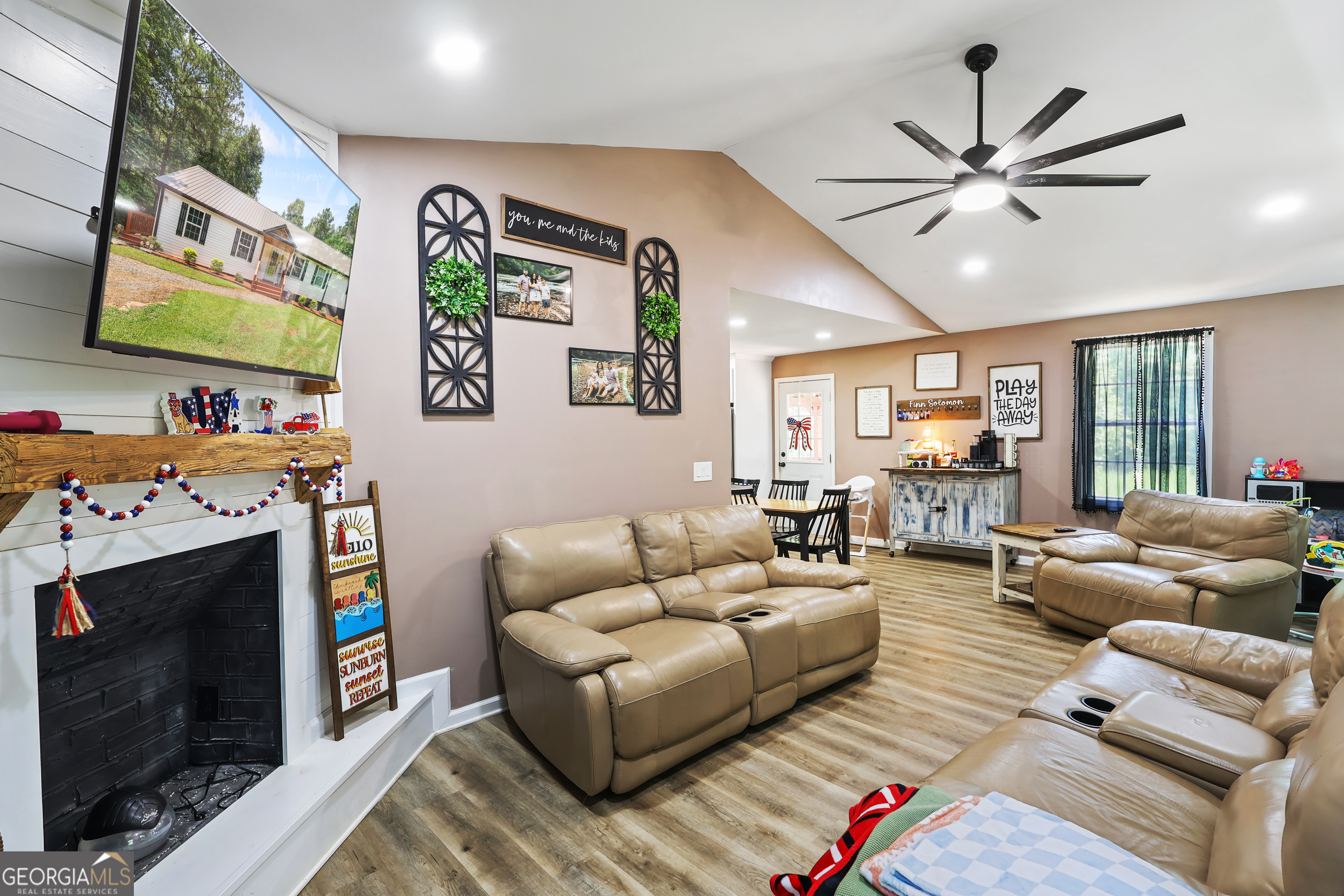209 Ennis Road Property Photo 16