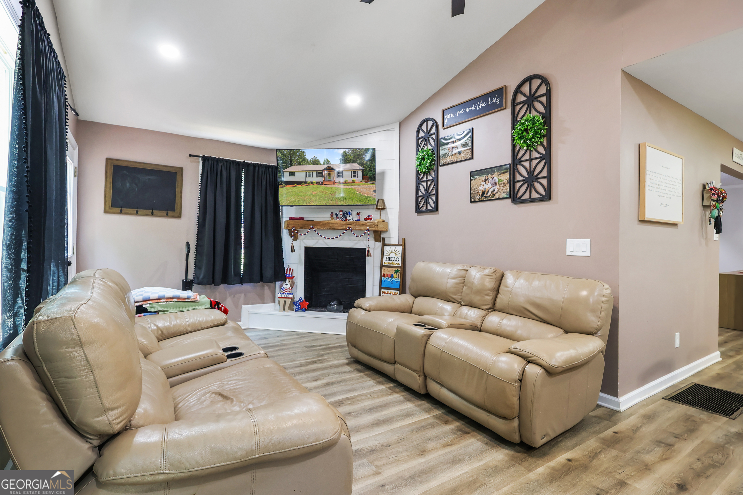 209 Ennis Road Property Photo 17