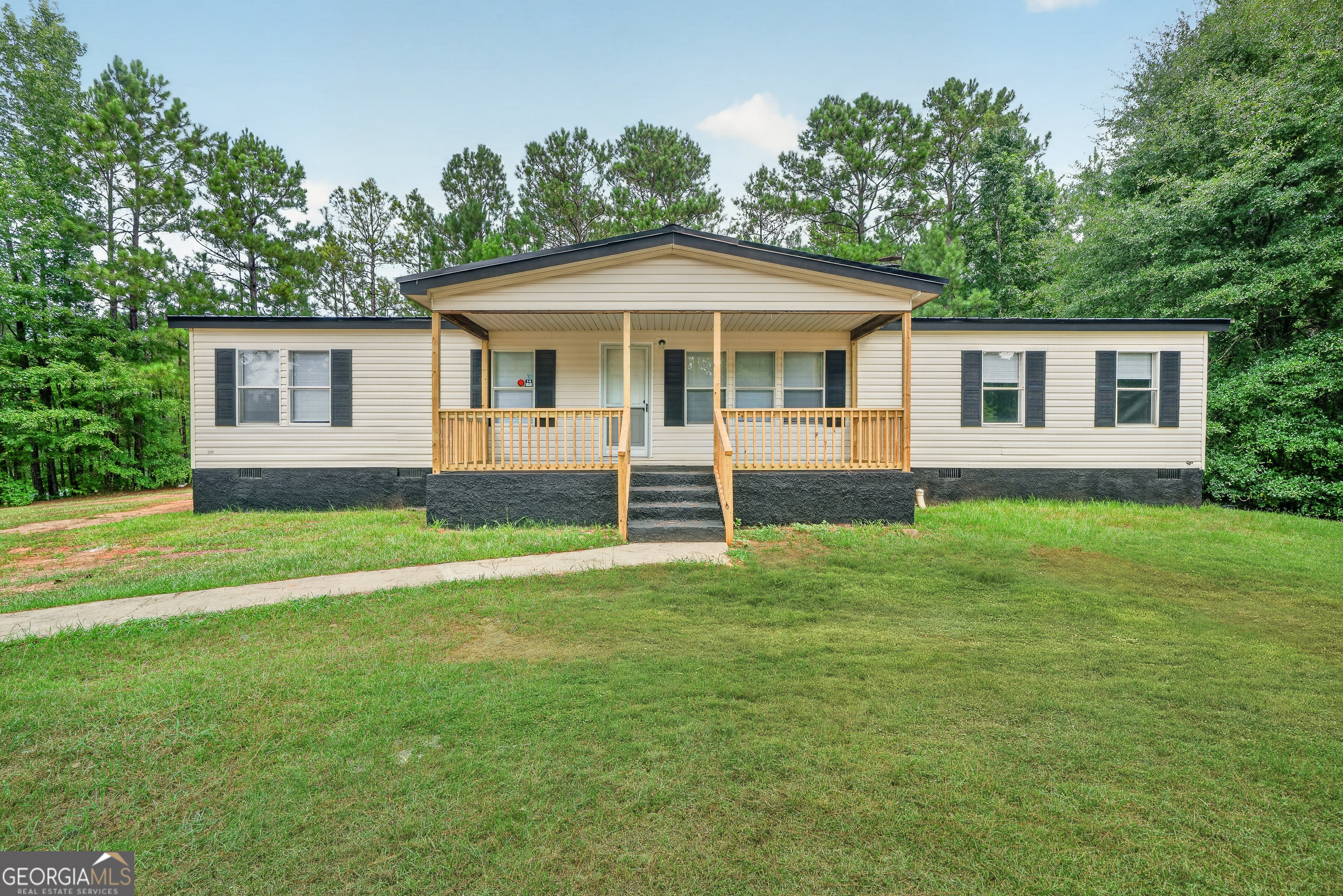 231 Locust Court Se Property Photo 1