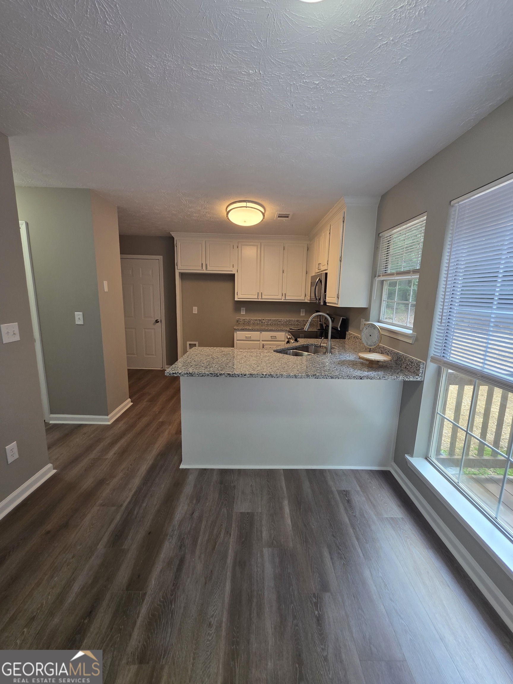 1360 Waterford Lane Property Photo 4