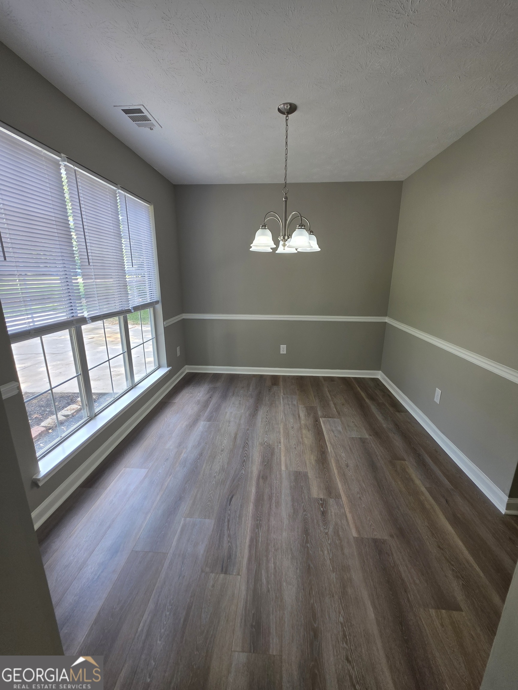 1360 Waterford Lane Property Photo 6