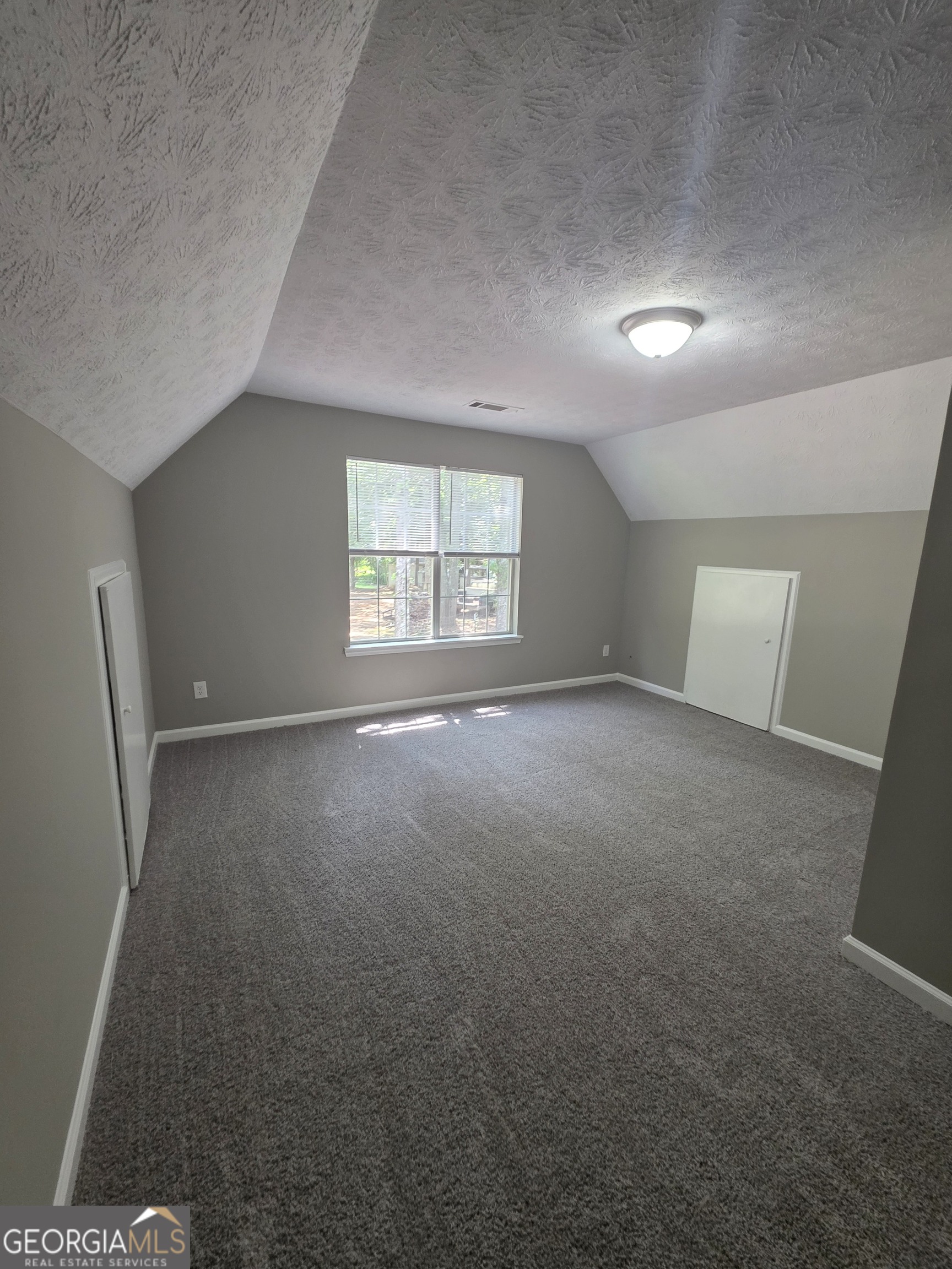 1360 Waterford Lane Property Photo 11