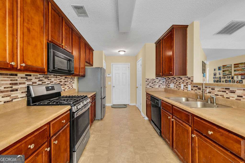 420 Stone Ridge Way Property Photo 9