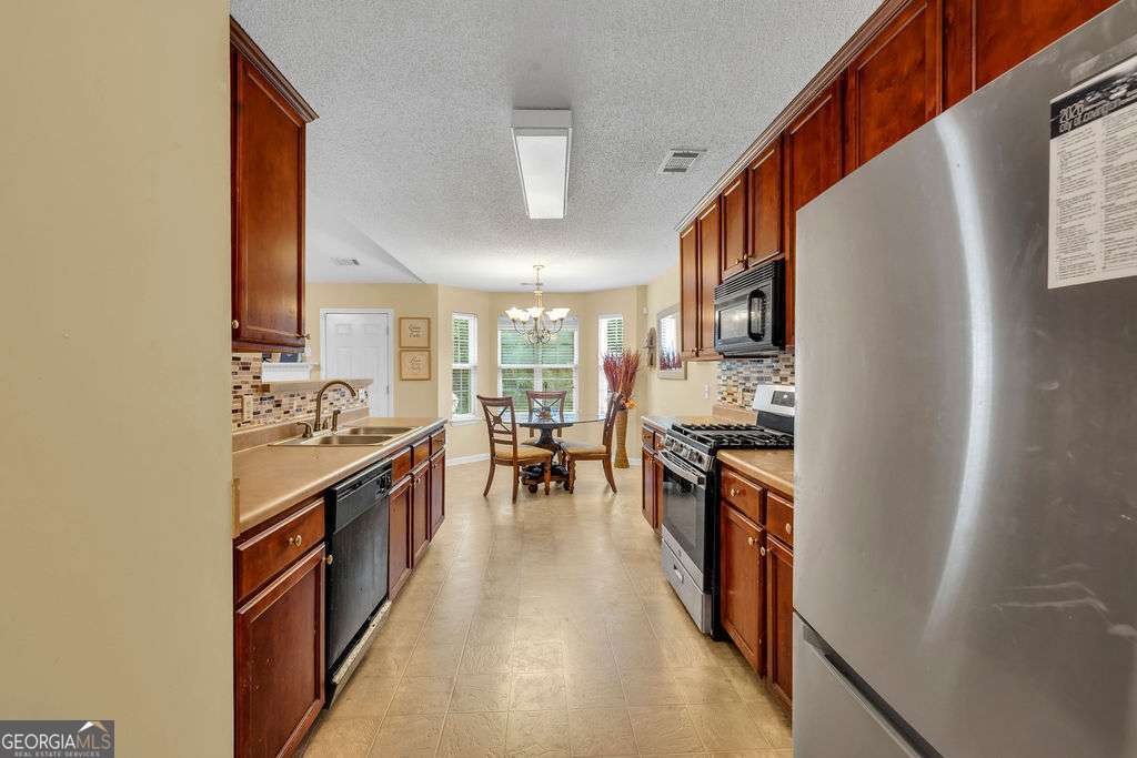 420 Stone Ridge Way Property Photo 10
