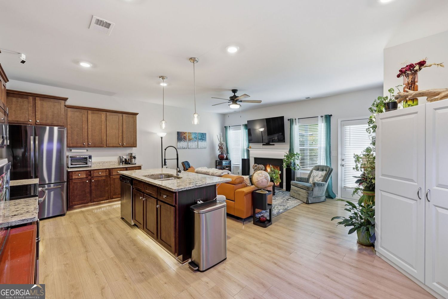 3642 Abbey Way Property Photo 6