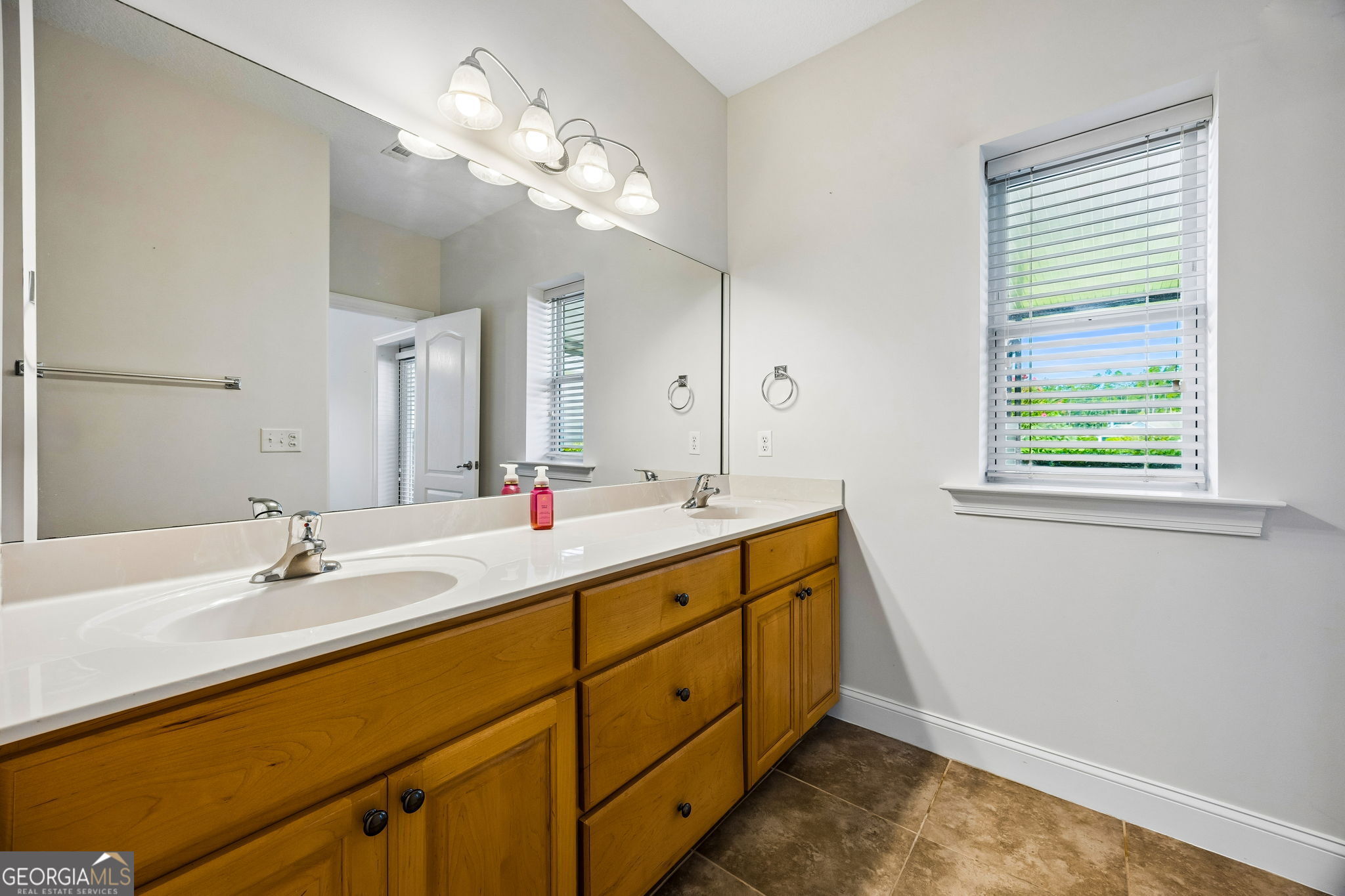 19 Coastal Walk Property Photo 18
