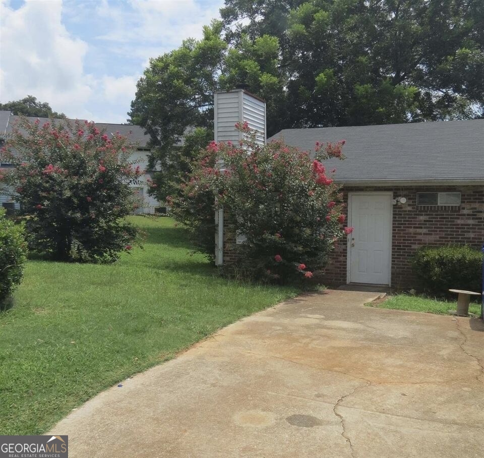 1755 Fox Chase Court SE Property Photo 1