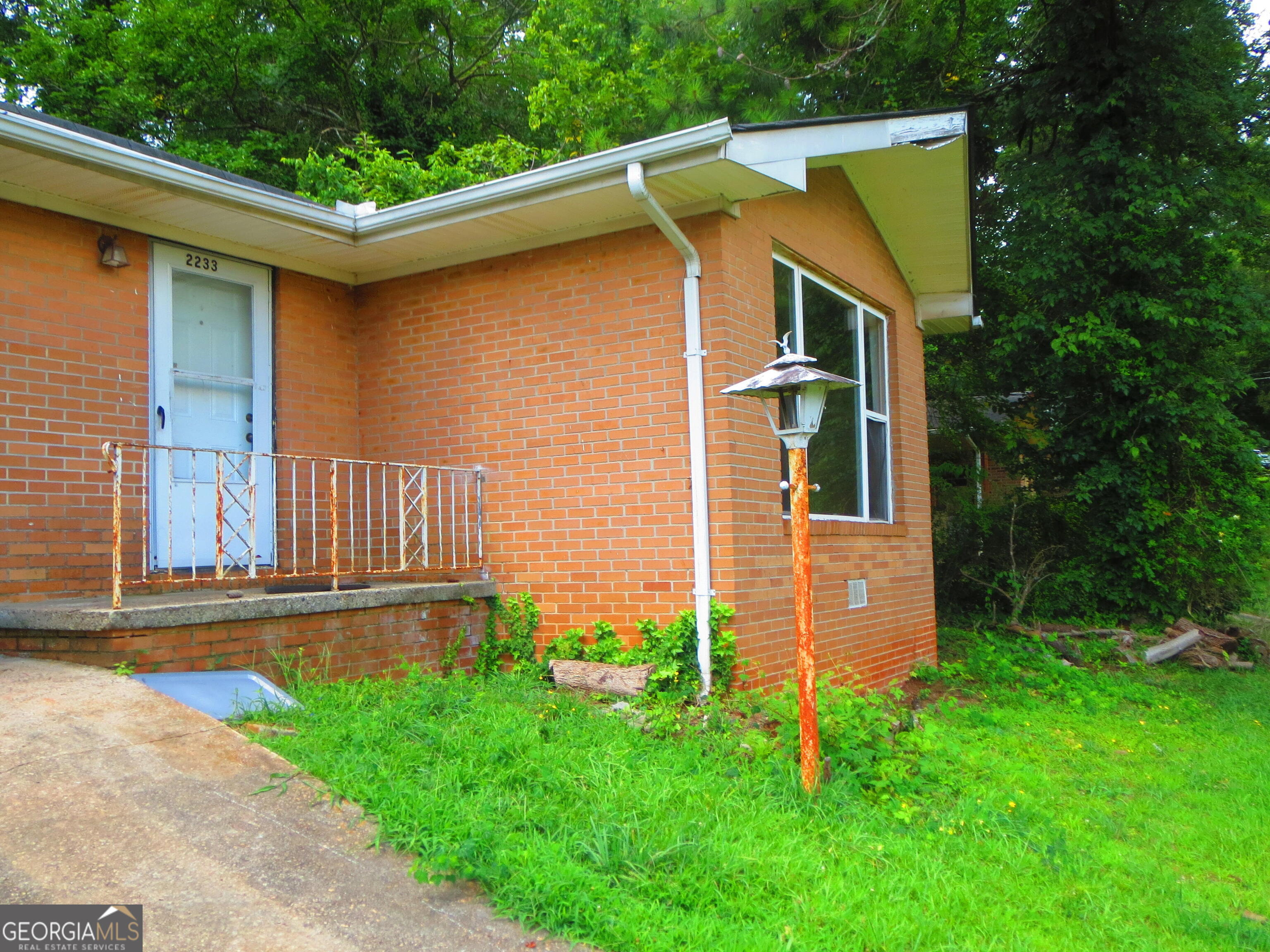 2233 Doris Drive Property Photo 2