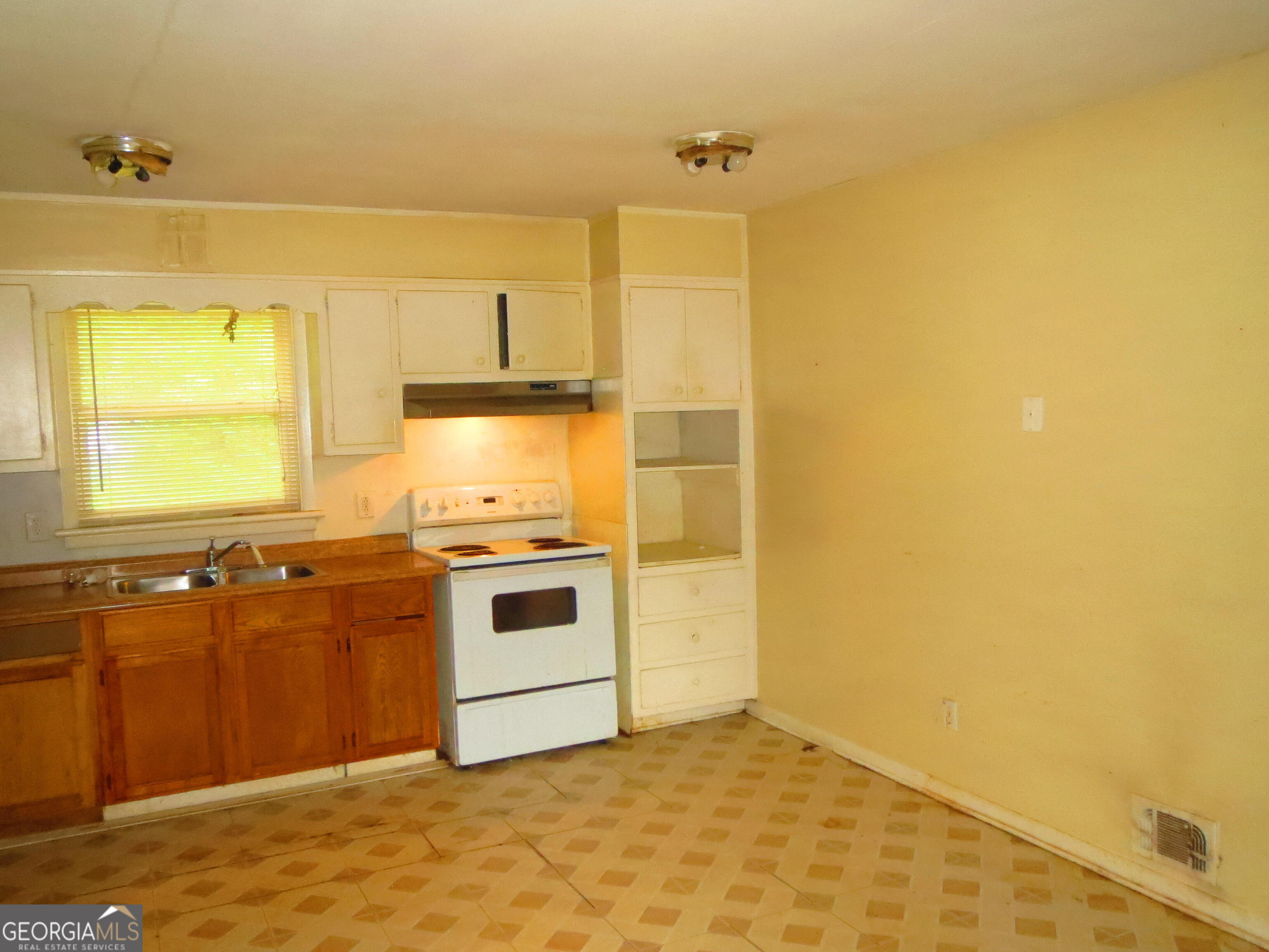 2233 Doris Drive Property Photo 5