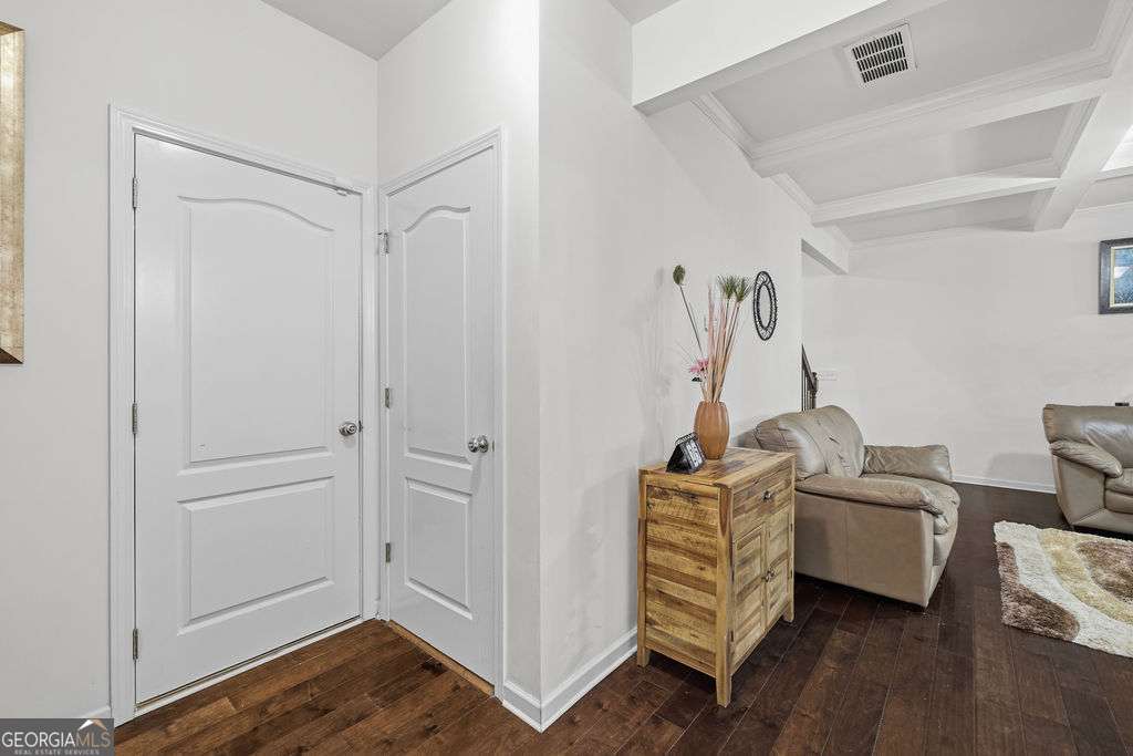 3276 Spicy Cedar Lane Property Photo 5