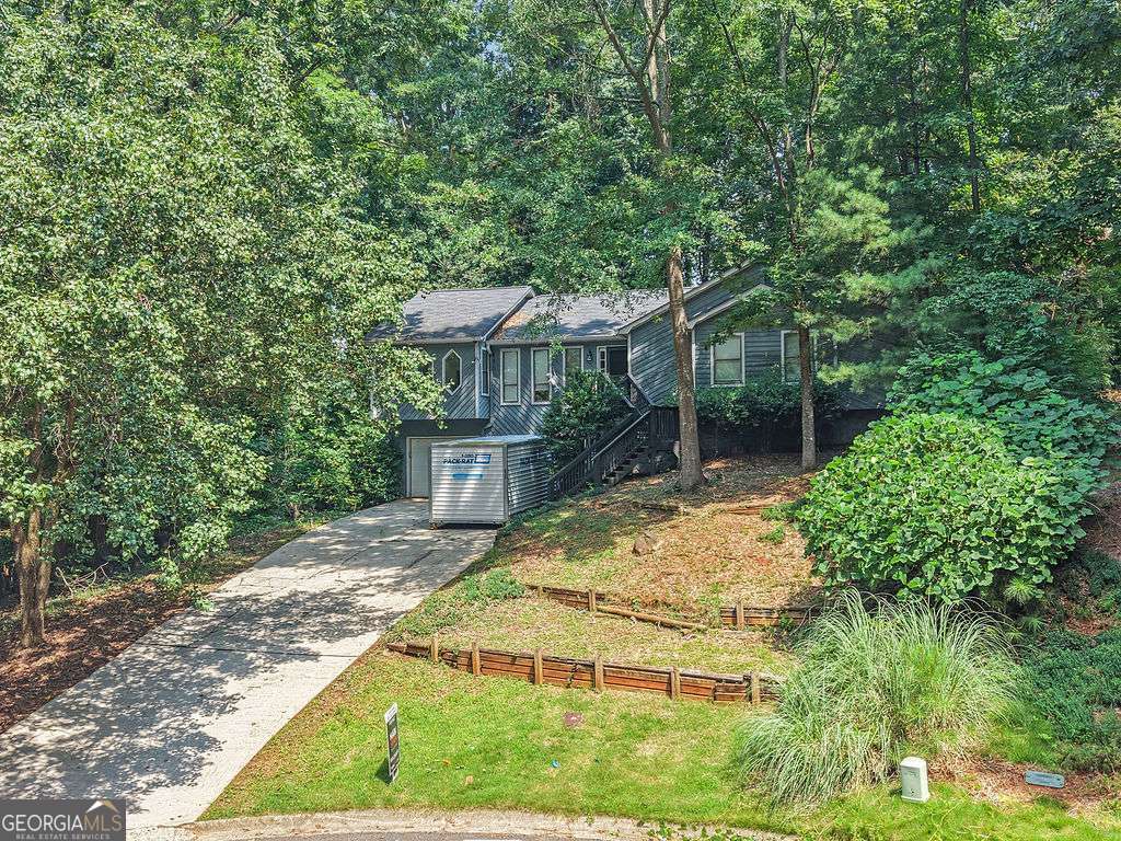 2721 Pine Cone Lane Property Photo 2