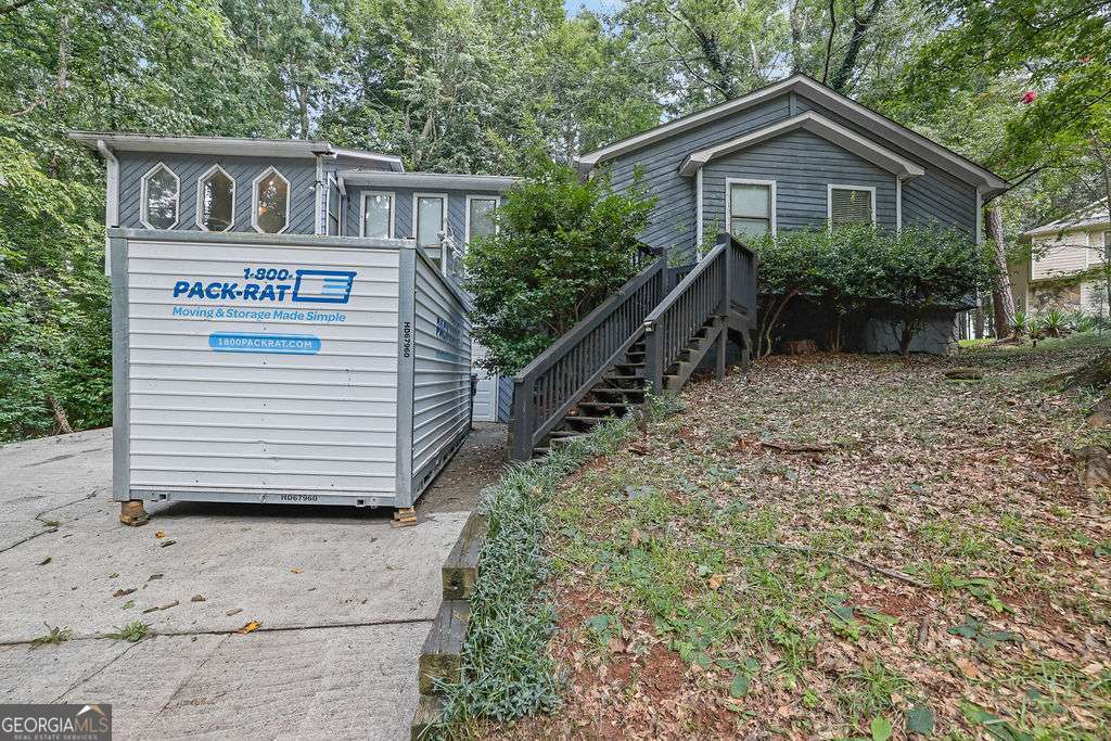 2721 Pine Cone Lane Property Photo 3