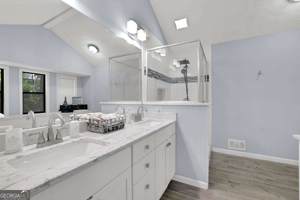 2721 Pine Cone Lane Property Photo 18