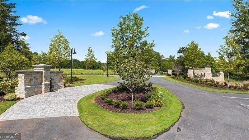 330 Lakeshore Road Property Photo 18