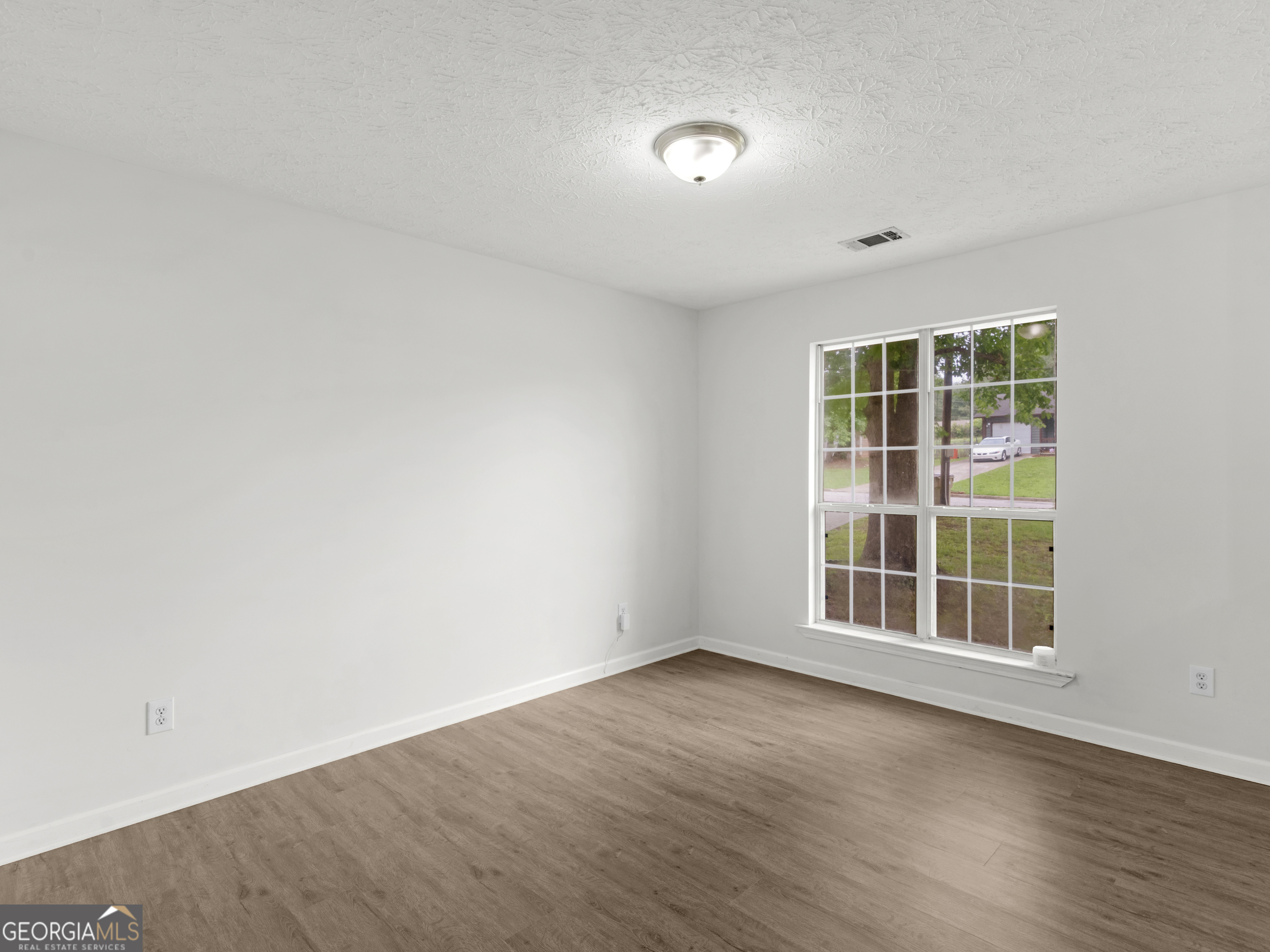 3055 Deerfield Way Property Photo 4