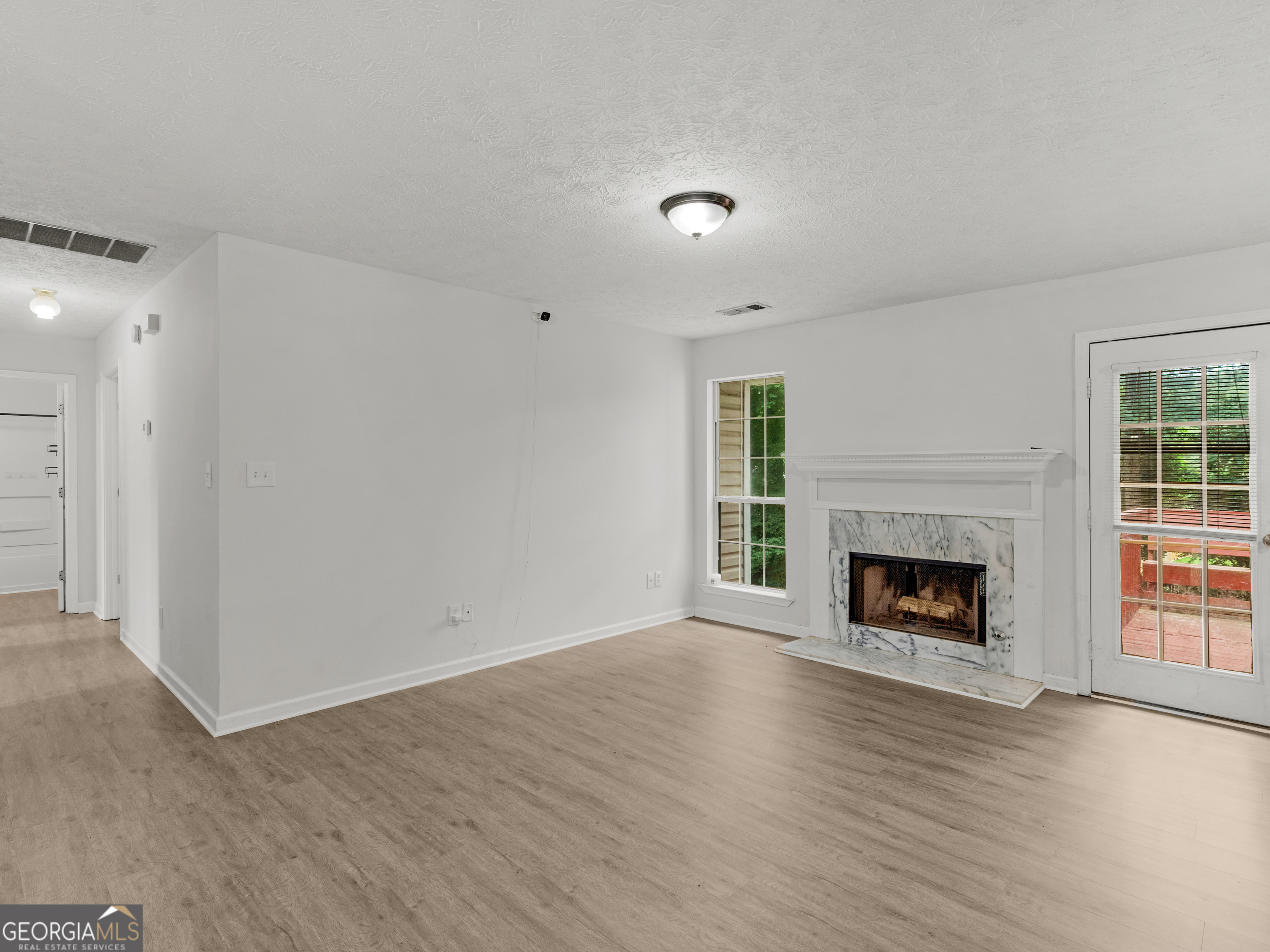 3055 Deerfield Way Property Photo 5
