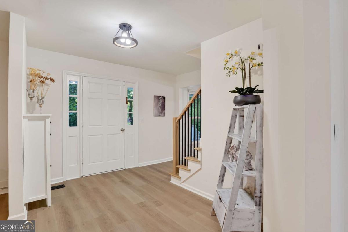 2290 Old Orchard Drive Property Photo 11