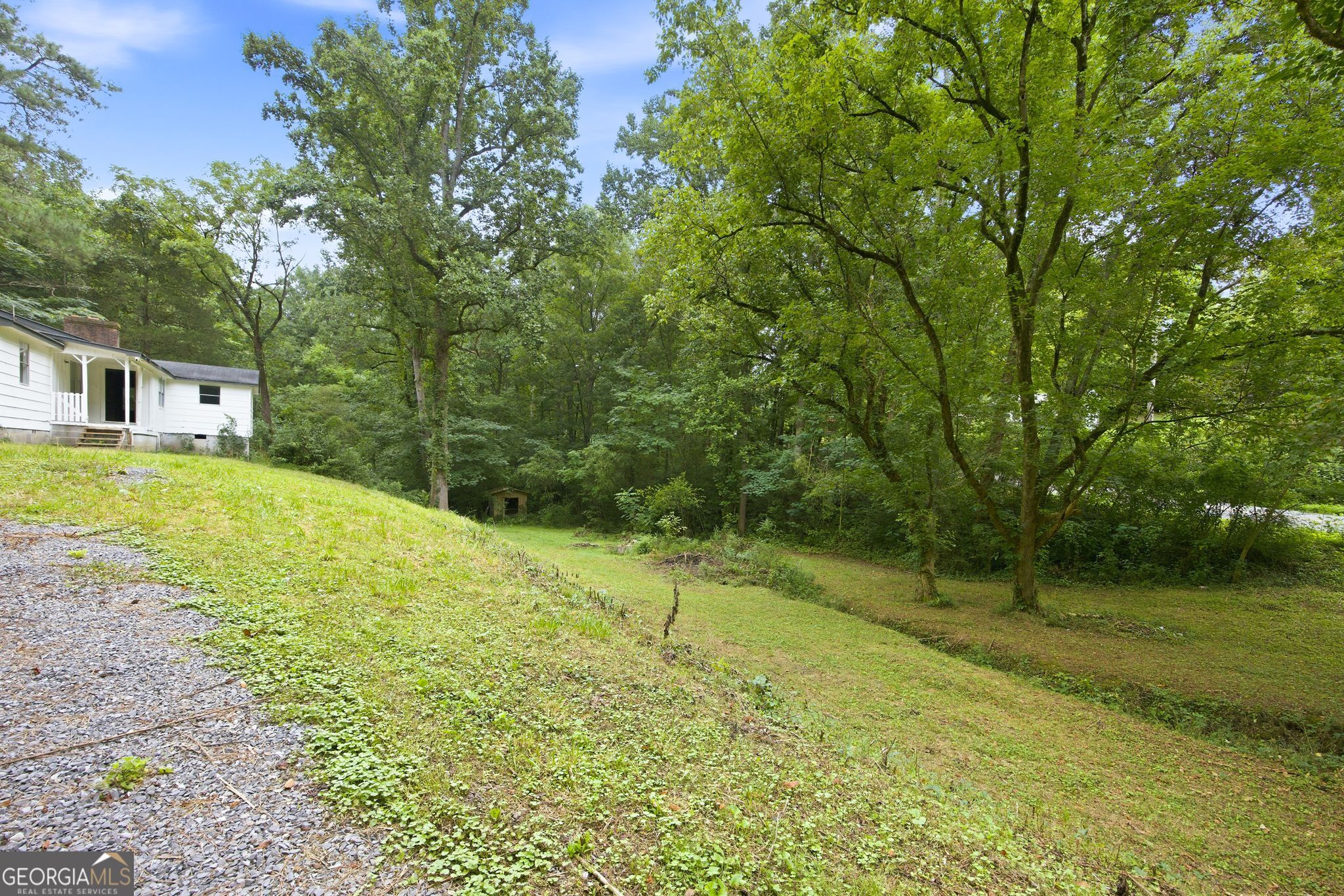 943 Roach Hollow Road Property Photo 1
