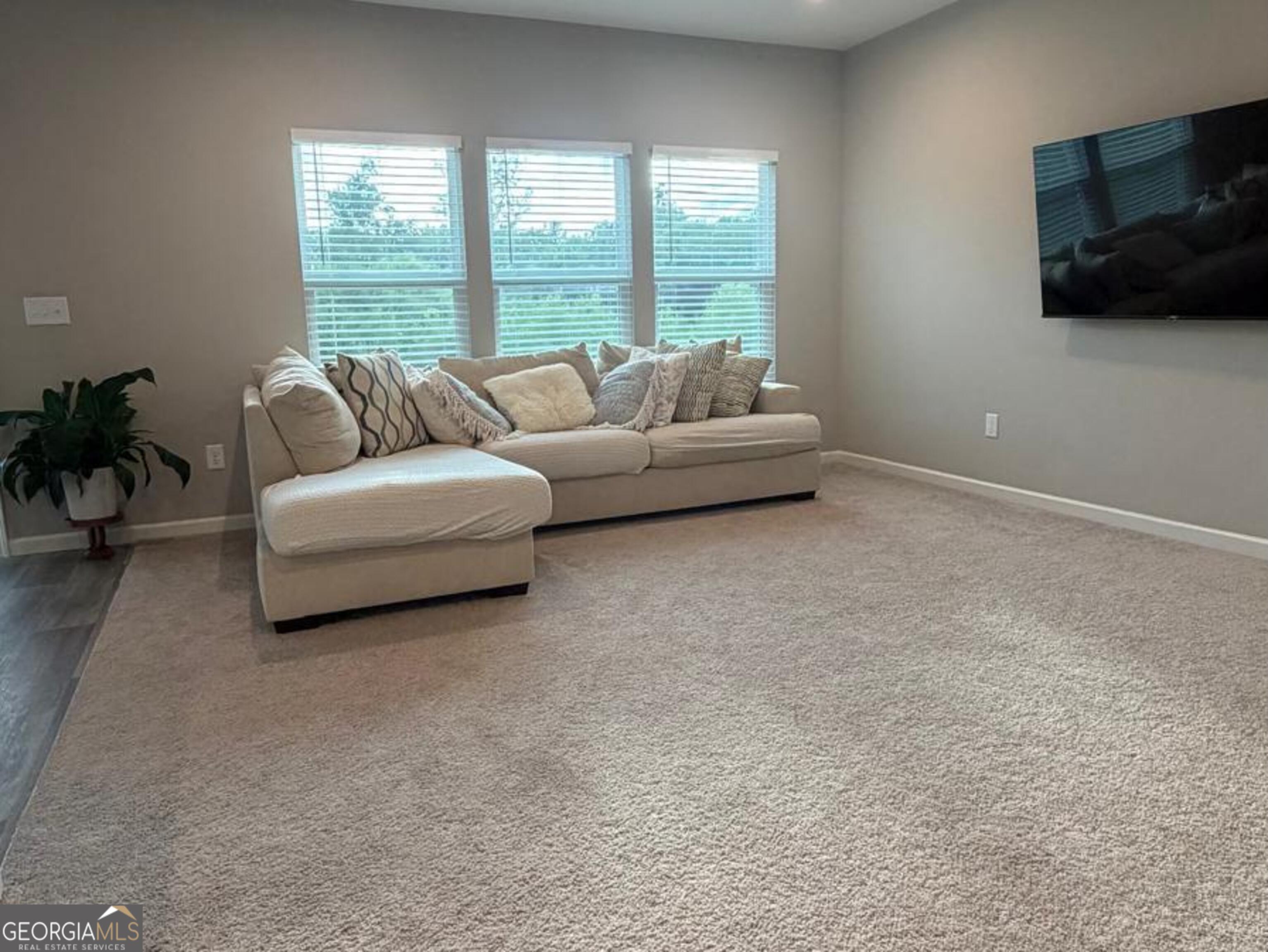 334 Traminer Way Property Photo 2