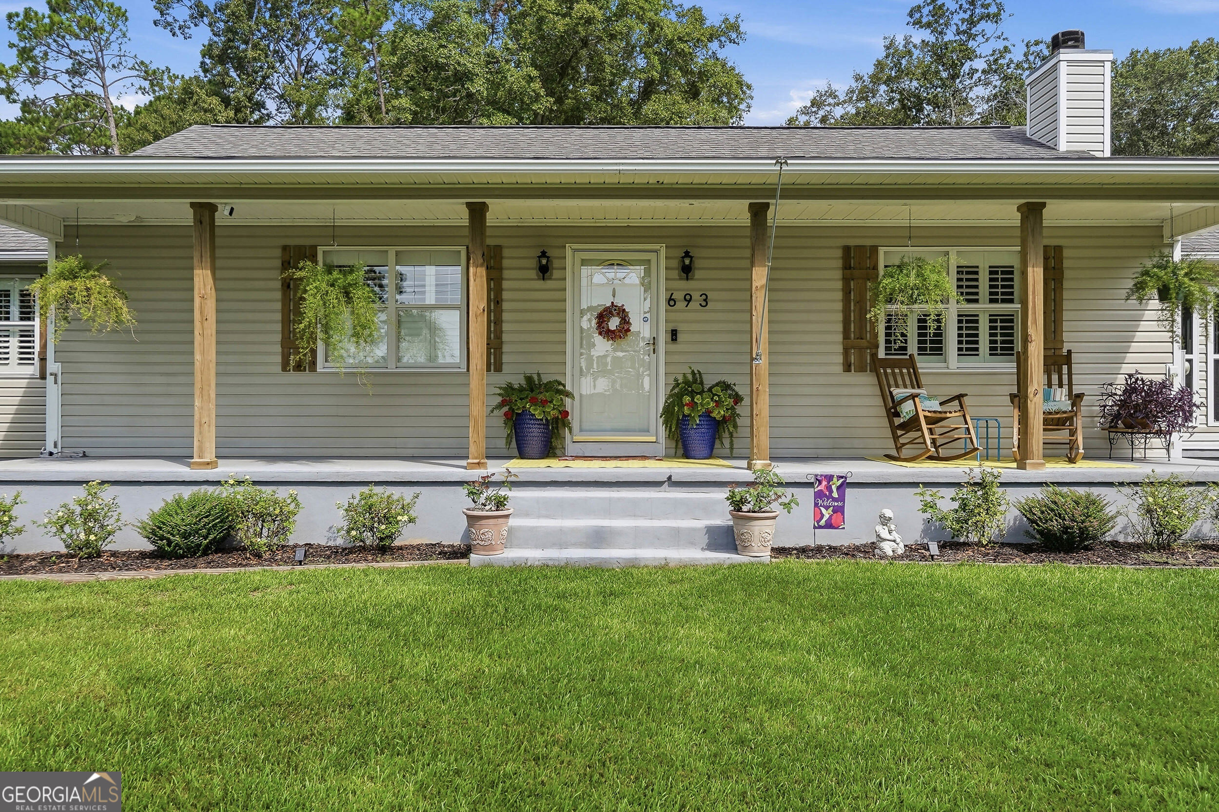 693 Lakeshore Drive Property Photo 1