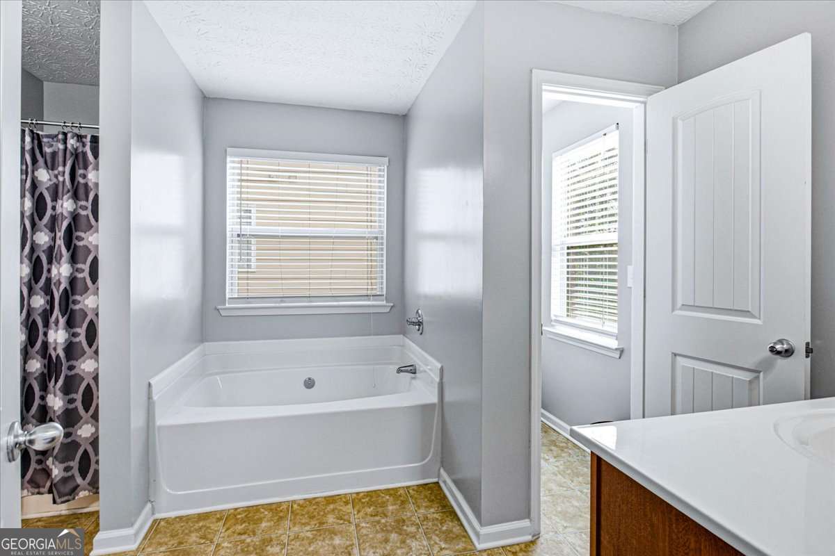 4965 Rapahoe Trail Property Photo 16